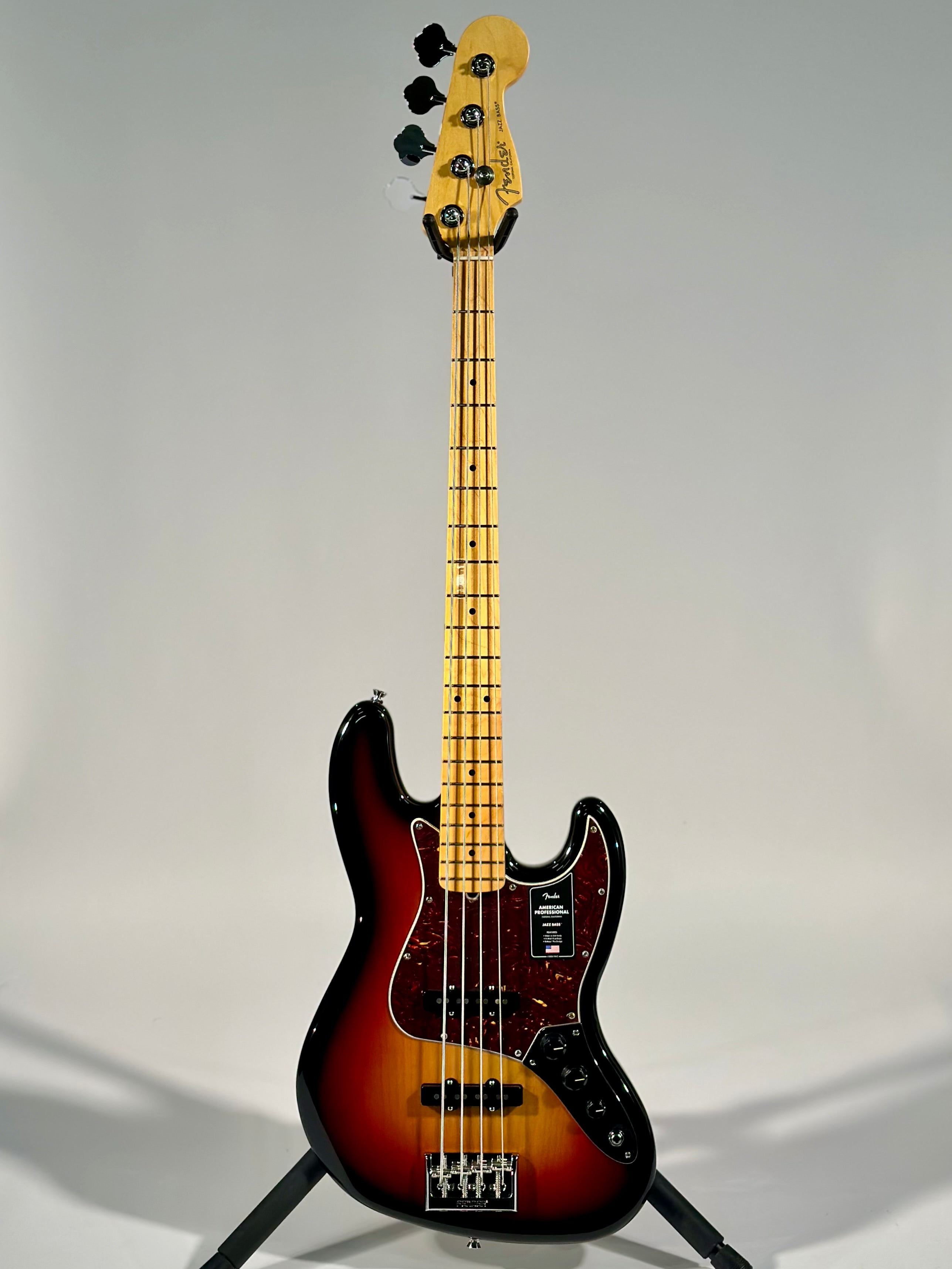 Fender American Professional Jazz Bass, 3-Color Sunburst