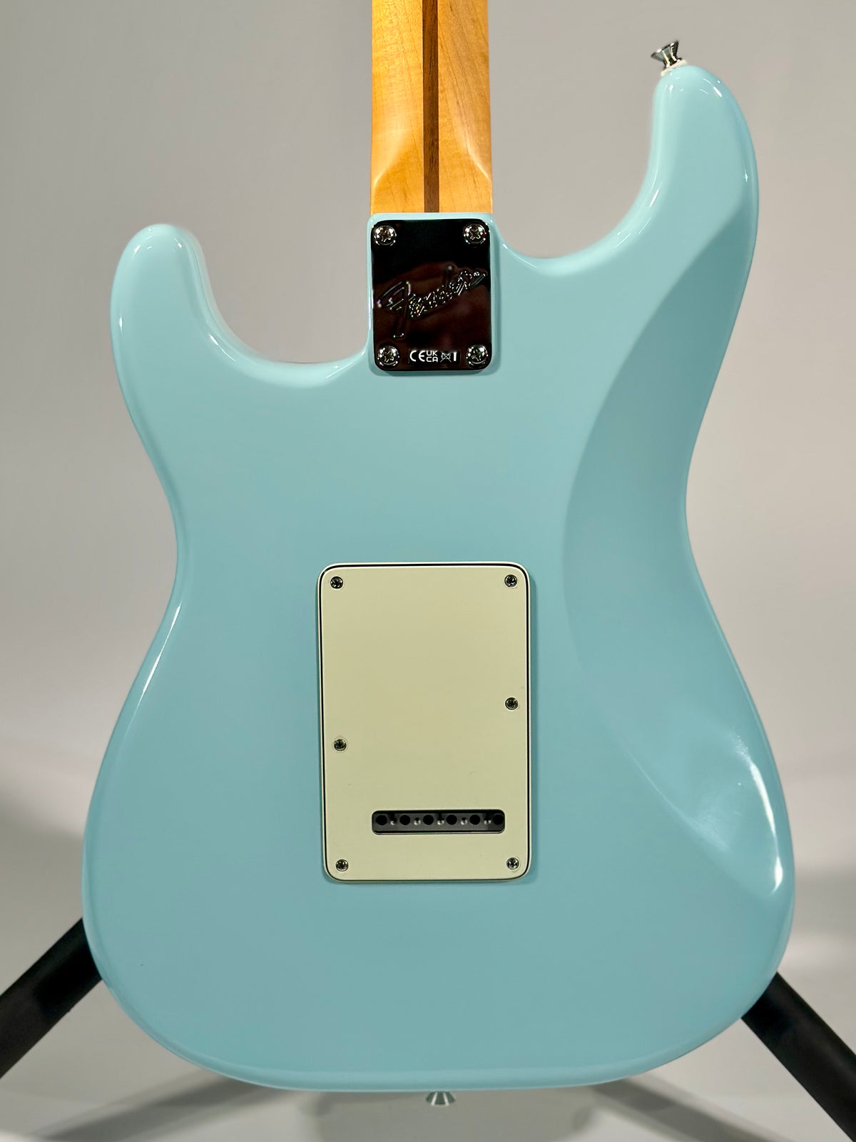 Fender Limited Edition American Professional Classic Silent System Stratocaster, Daphne Blue