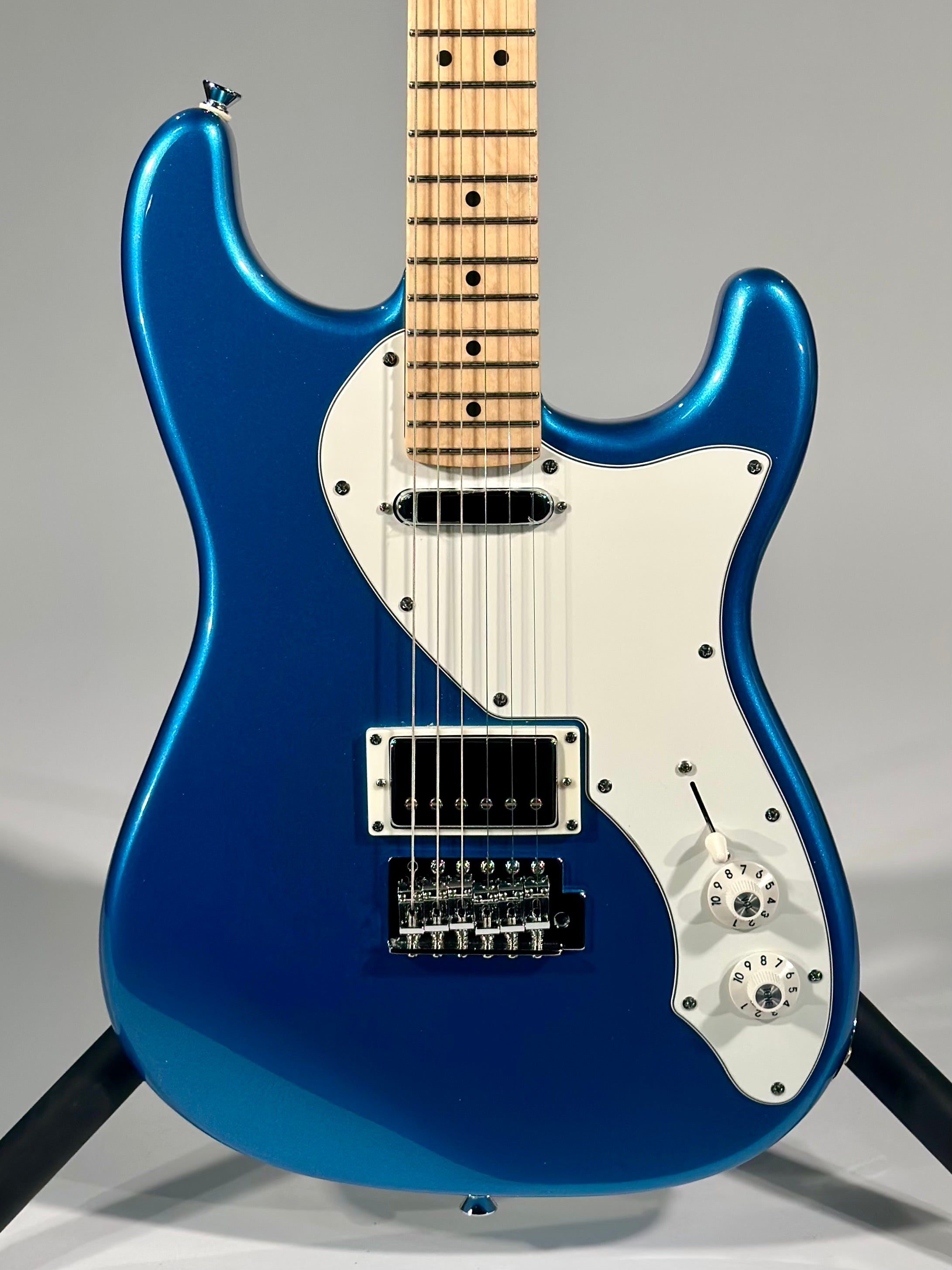 Squier Paranormal Stratocaster Deluxe, Lake Placid Blue