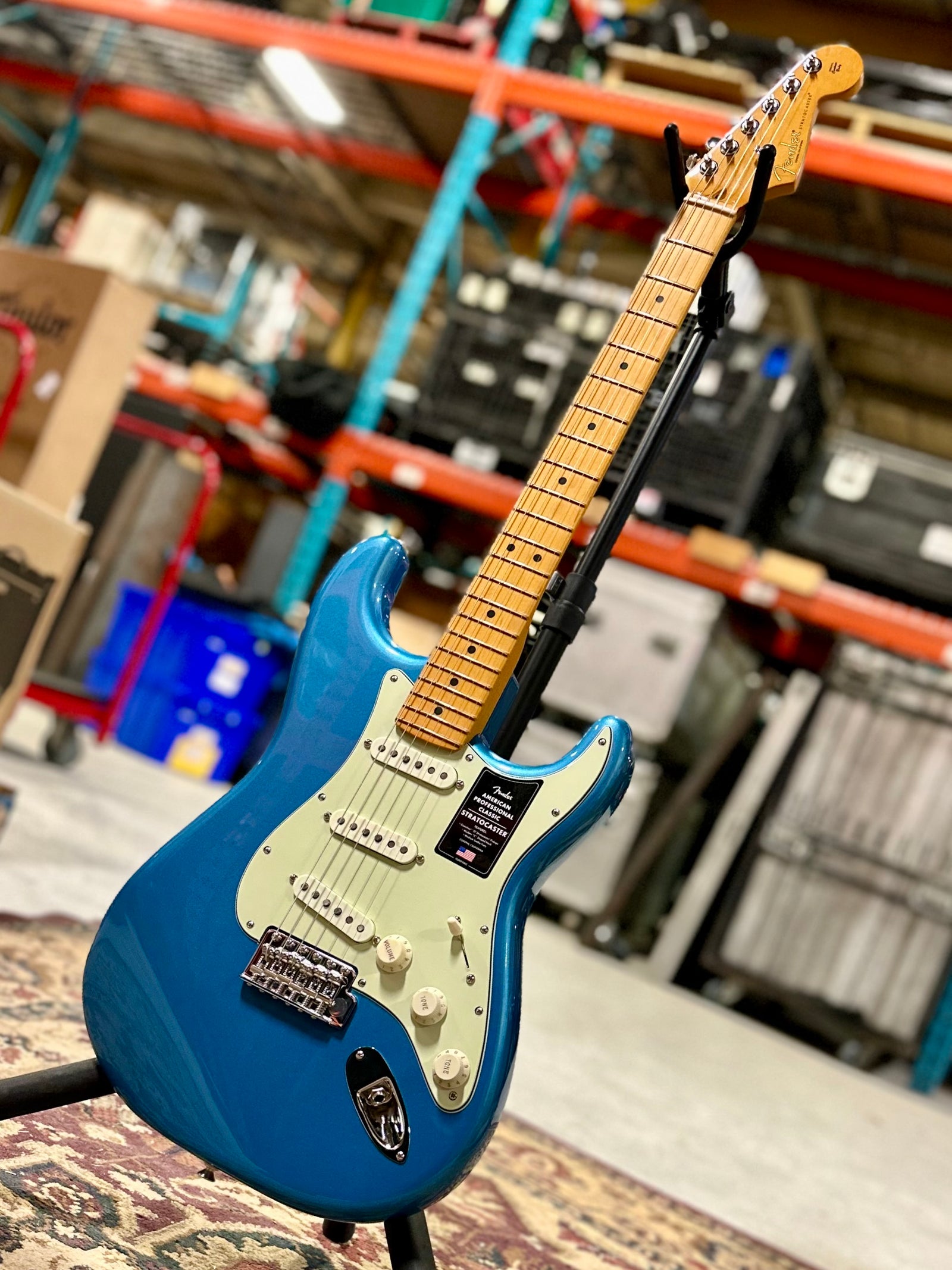 Fender American Professional Classic Stratocaster, Faded Lake Placid Blue