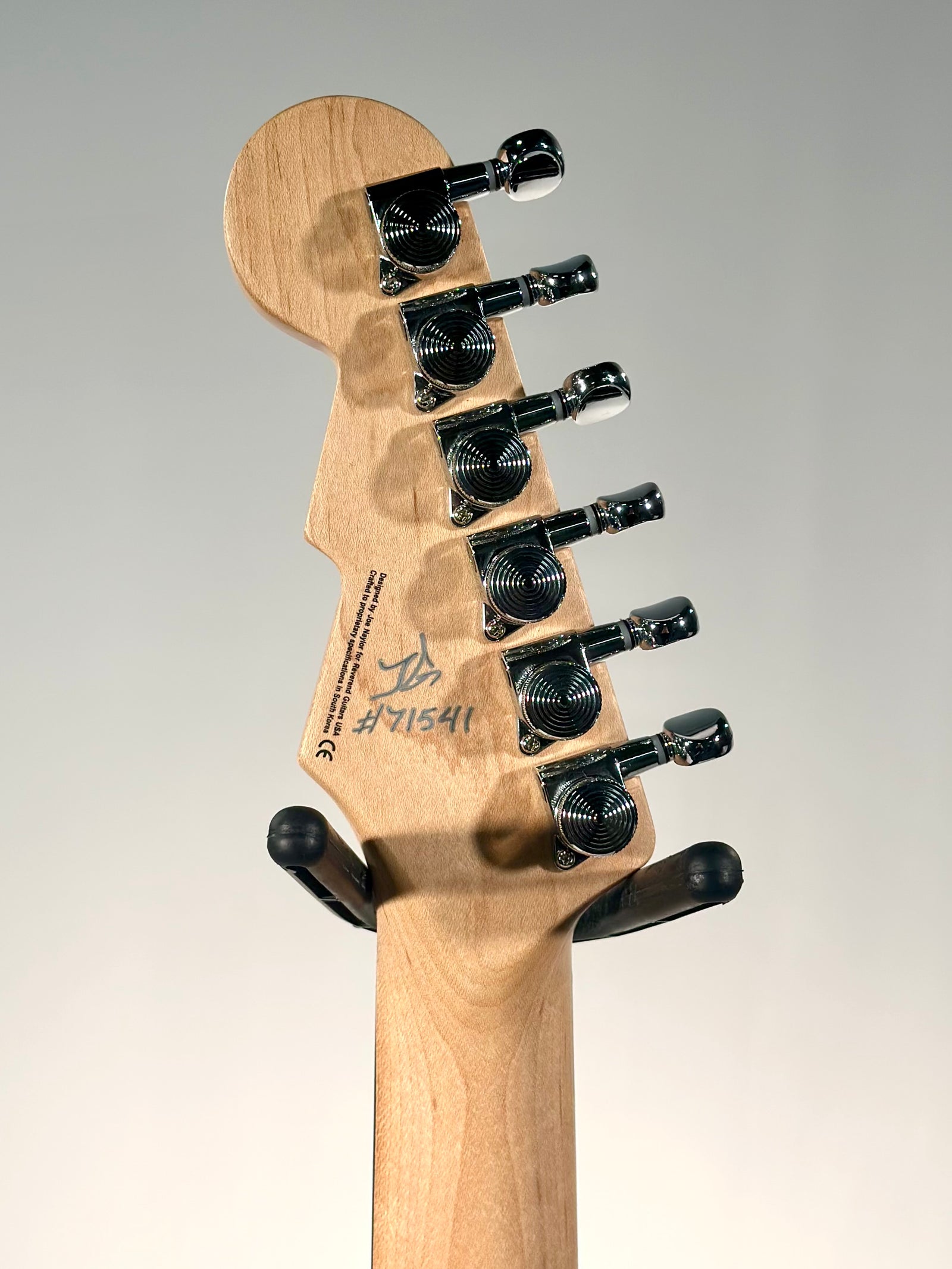 Reverend Kingbolt F-Sonic, Sandstone