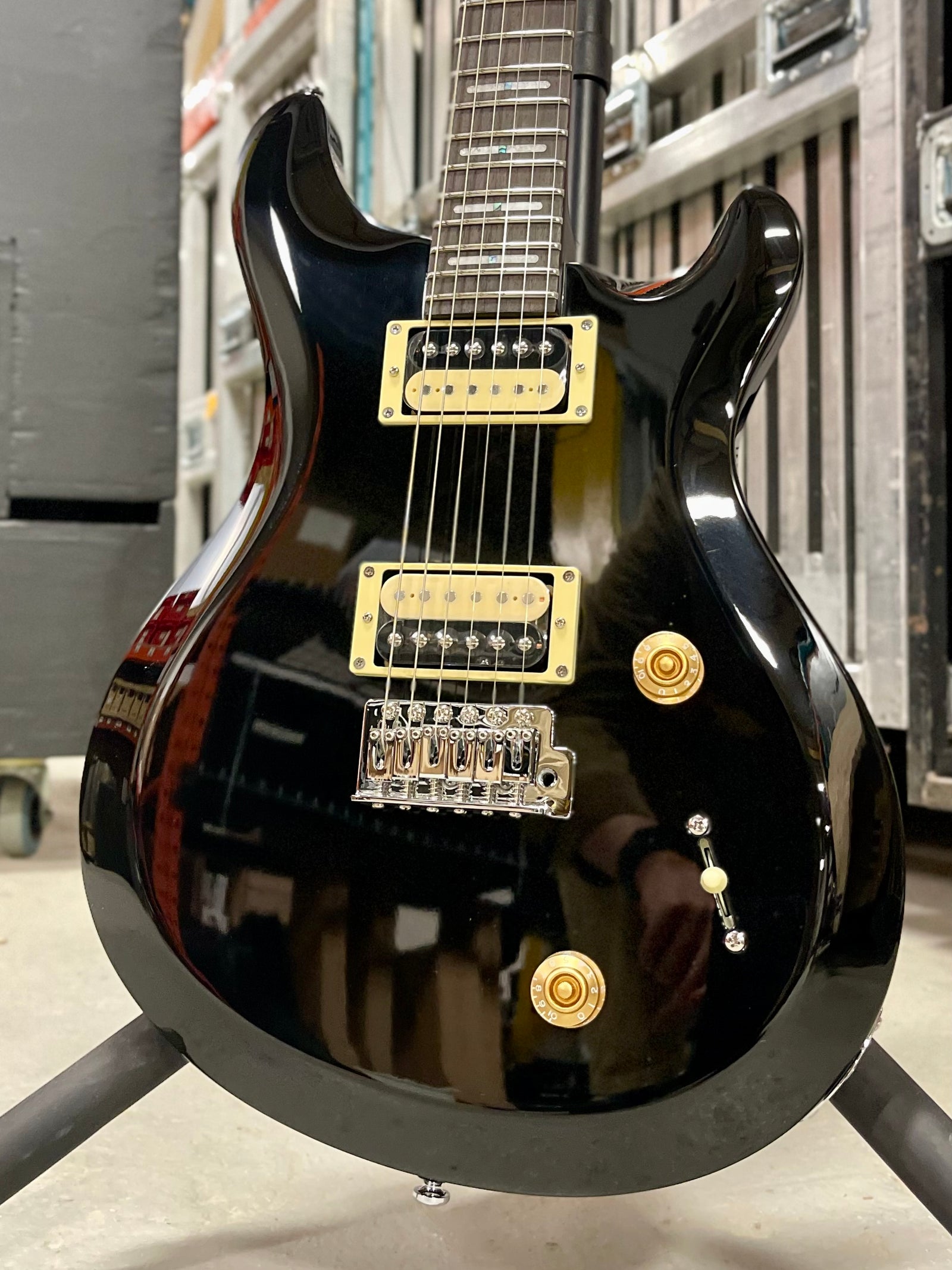 Sire Larry Carlton Q3, Black