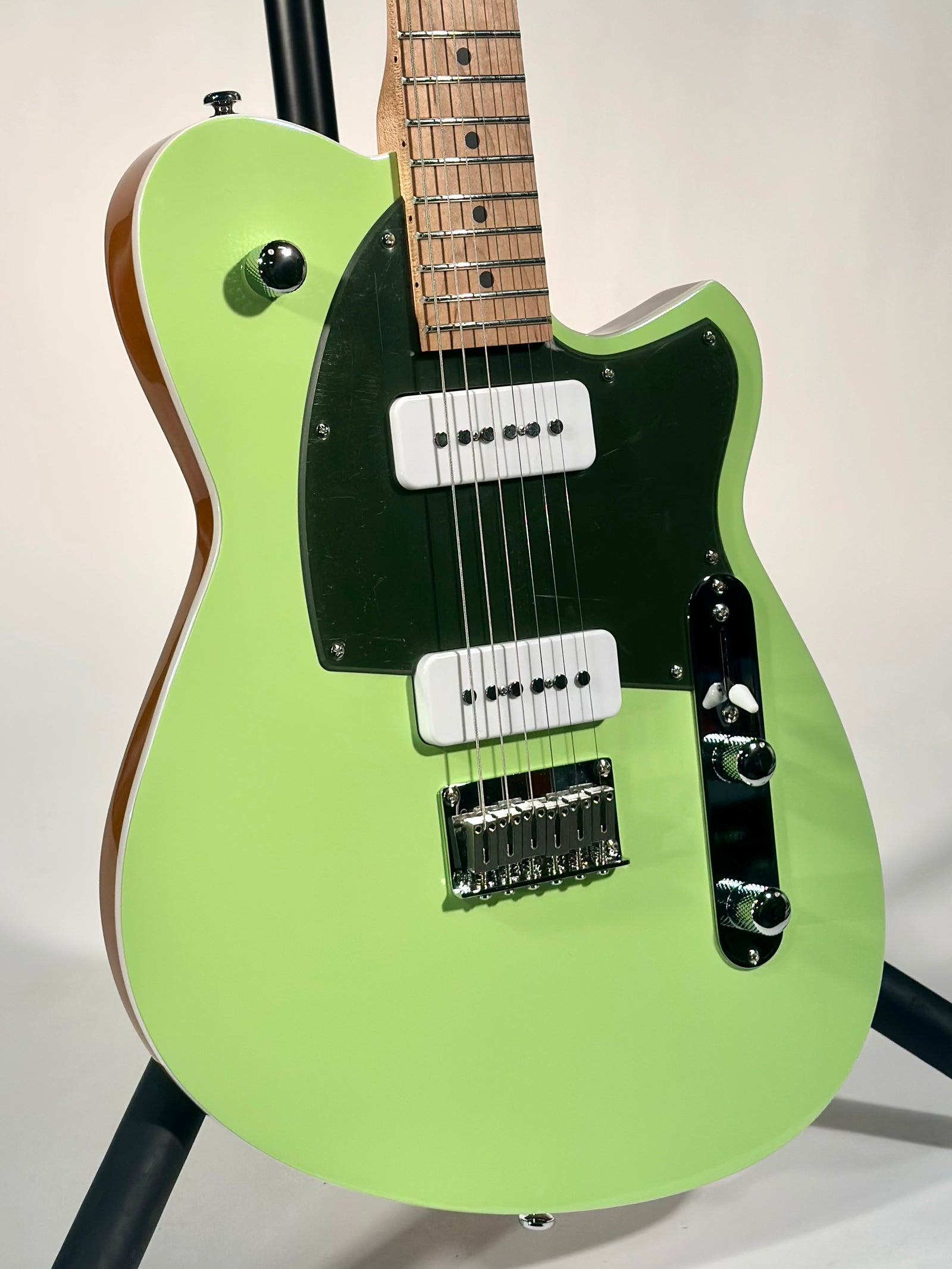 Reverend Charger 290, Citrus Cream
