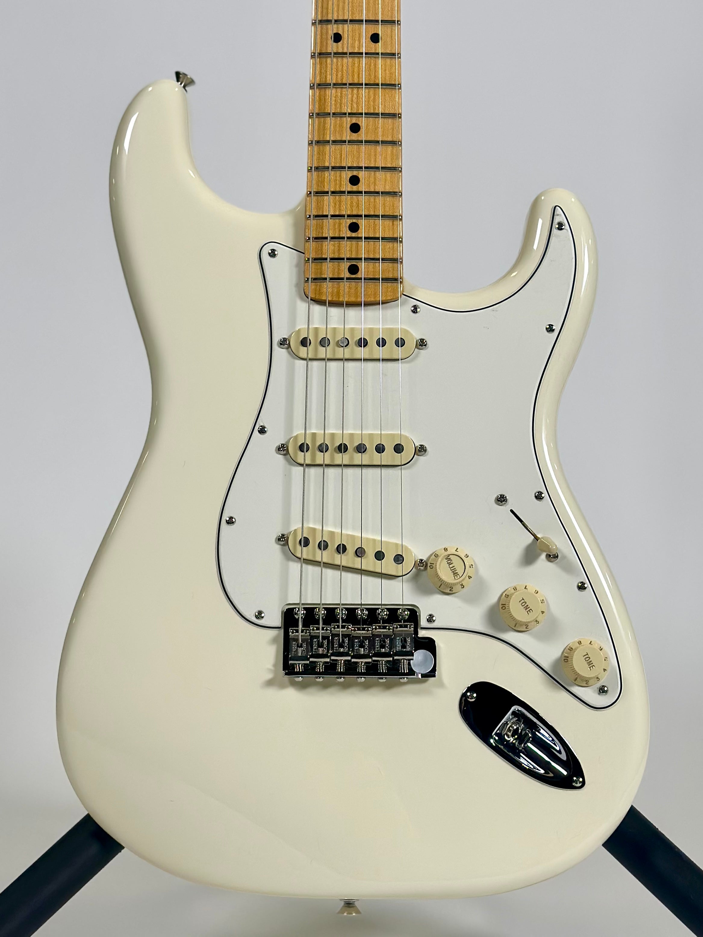 Fender Limited Edition American Vintage II 1973 Stratocaster, Maple Fingerboard, Olympic White