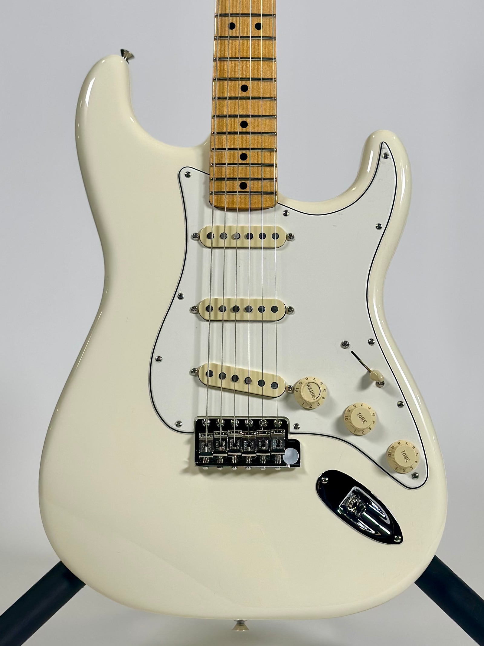Fender Limited Edition American Vintage II 1973 Stratocaster, Maple Fingerboard, Olympic White