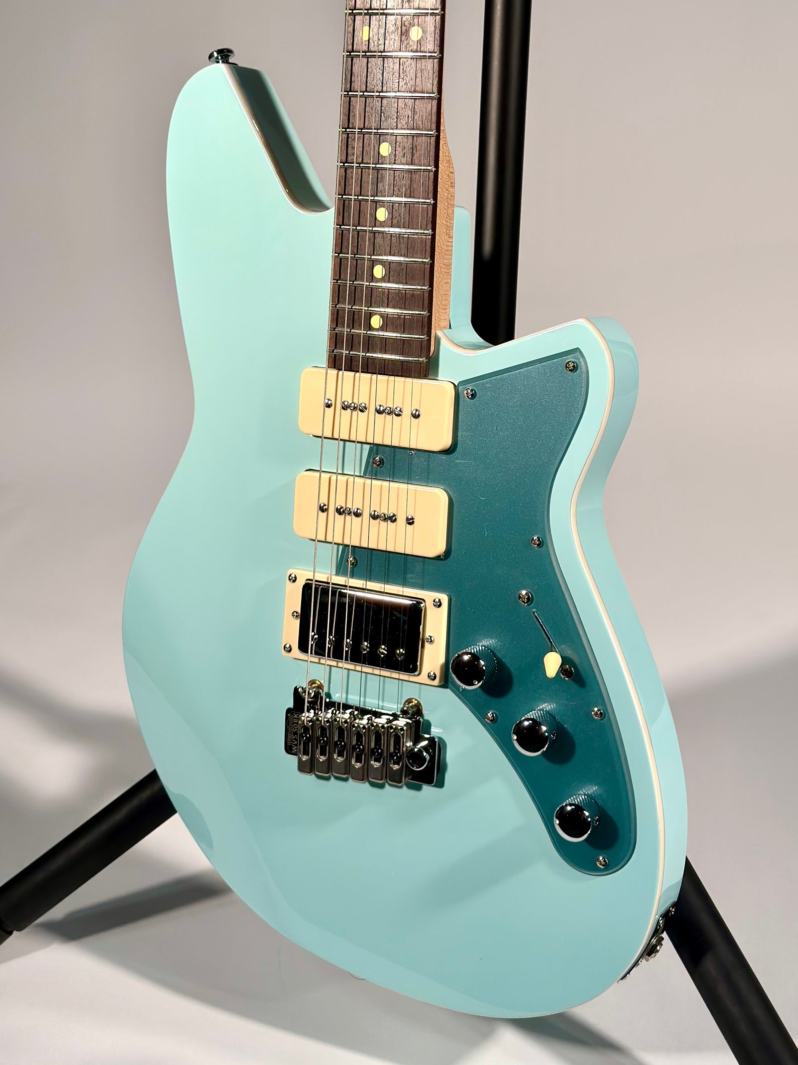 Reverend Six Gun HPP, Chronic Blue