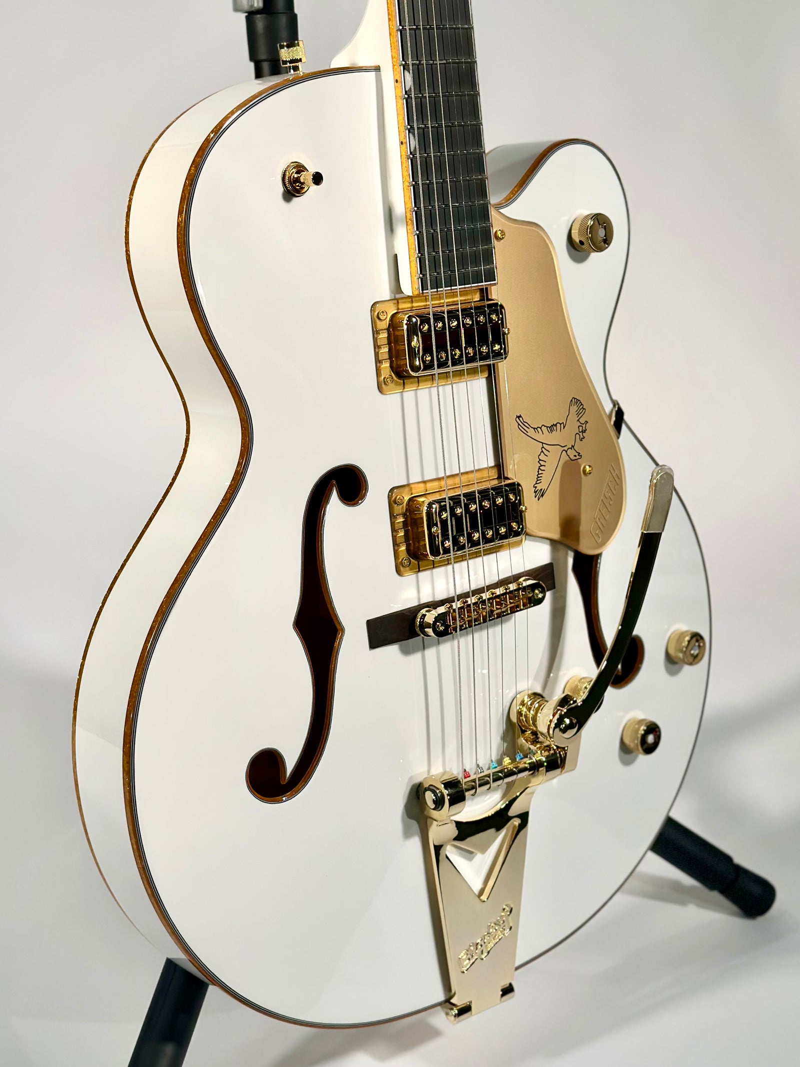Gretsch Synchromatic Falcon Hollow Body Single-Cut with Bigsby, Snowcrest White