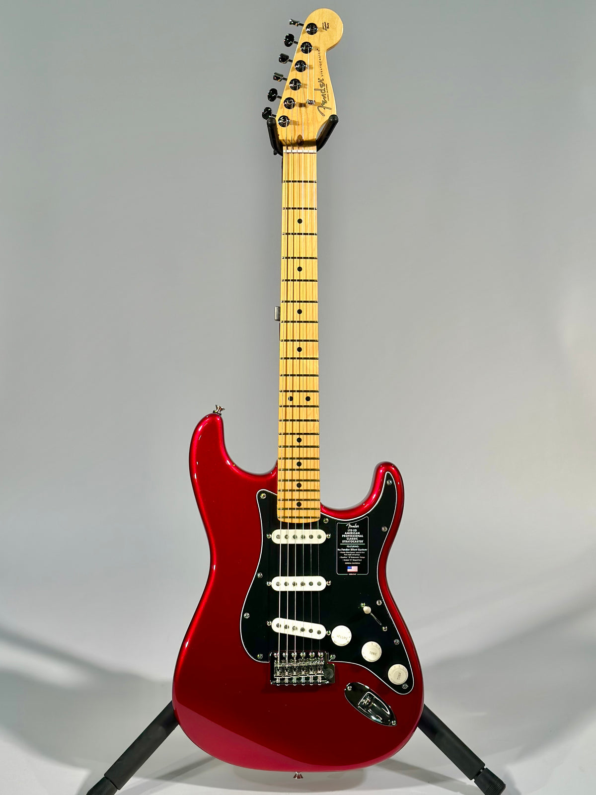 Fender Limited Edition American Professional Classic Silent System Stratocaster, Candy Apple Red
