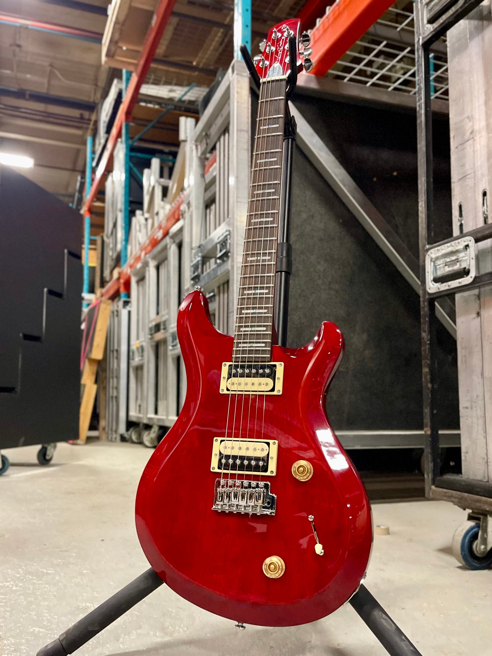 Larry Carlton Q3, Vintage Cherry