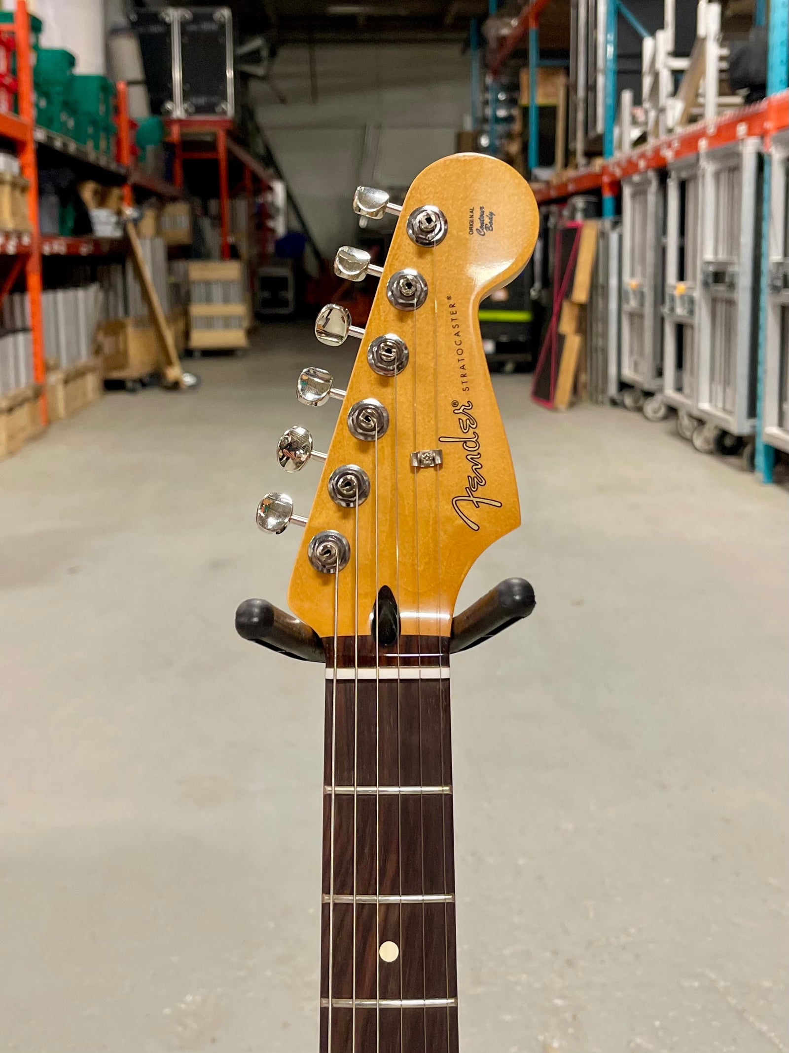 Fender Player II FSR Stratocaster, Rosewood Fingerboard, 3-Colour Sunburst