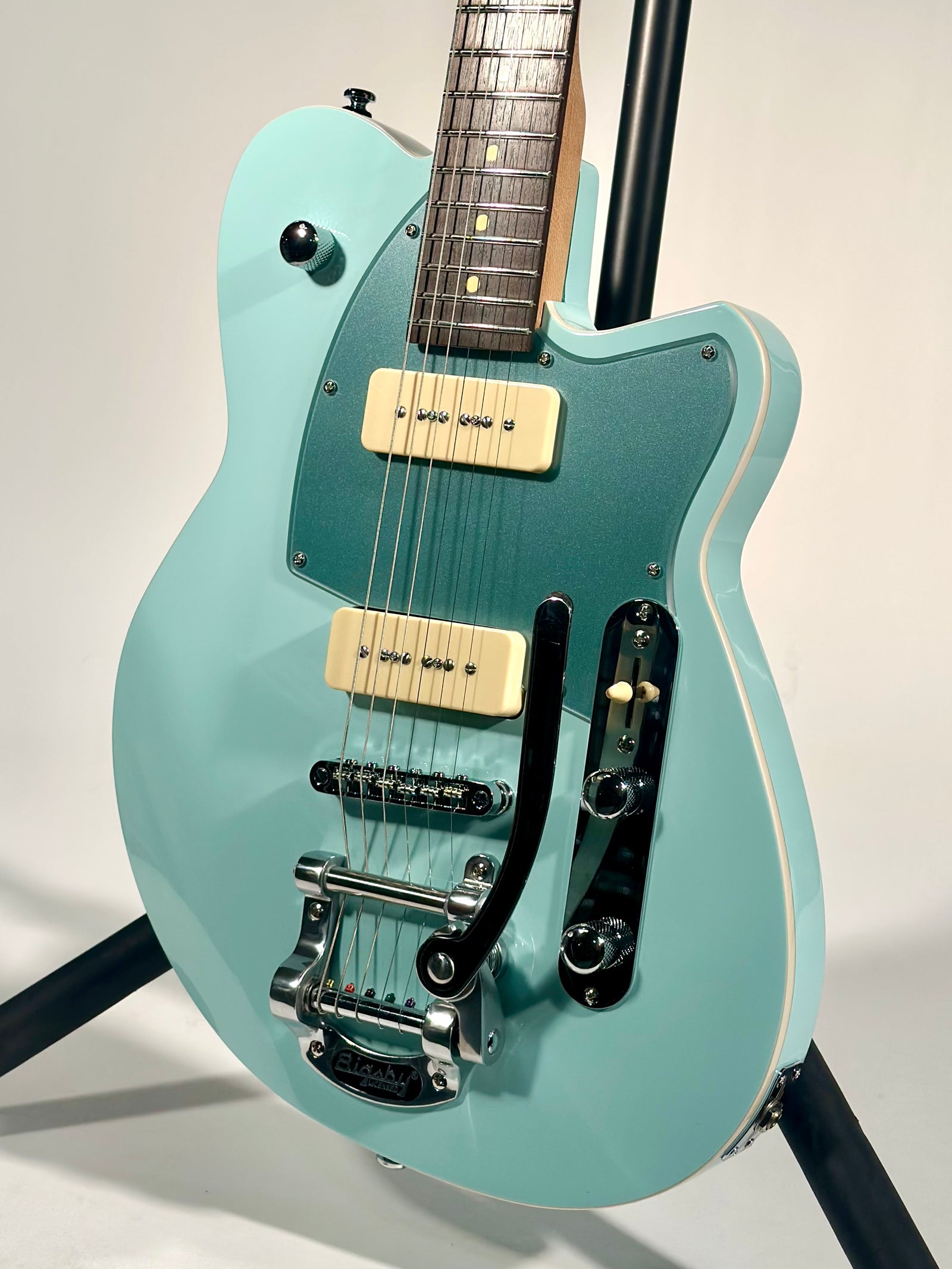 Reverend Charger 290 w/ Bigsby, Chronic Blue