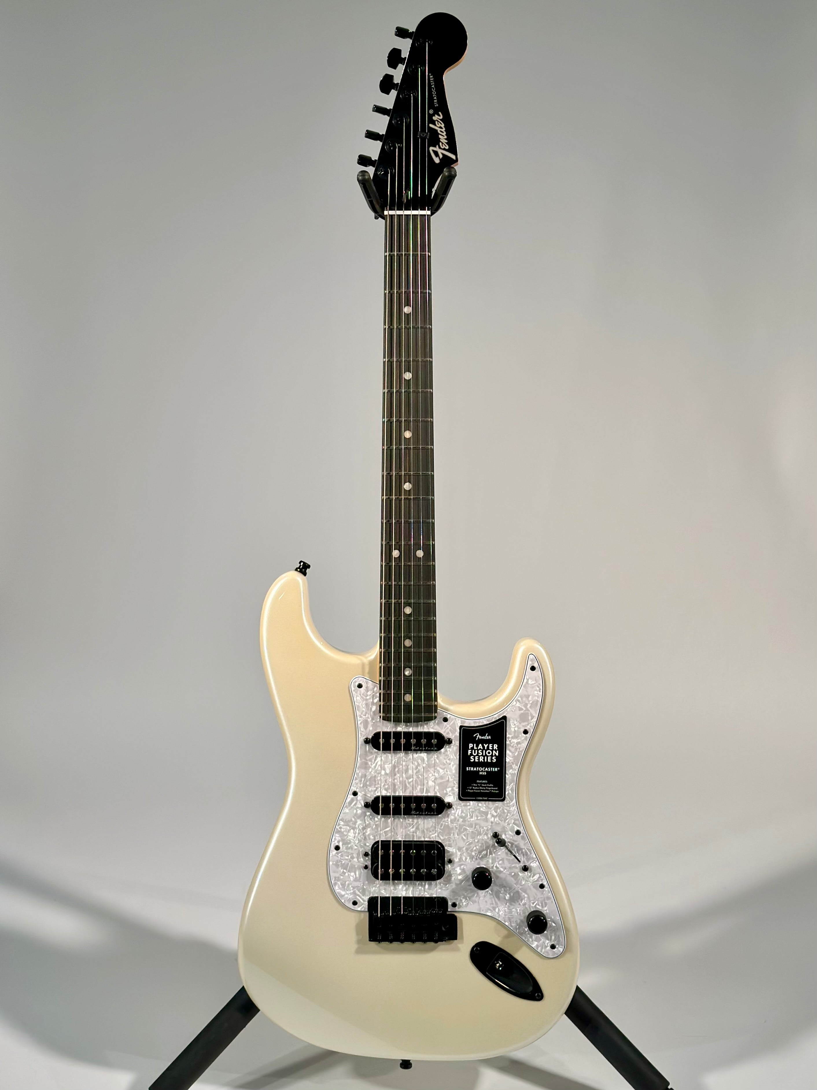 Fender Limited Edition Player Fusion Stratocaster HSS, Olympic Pearl