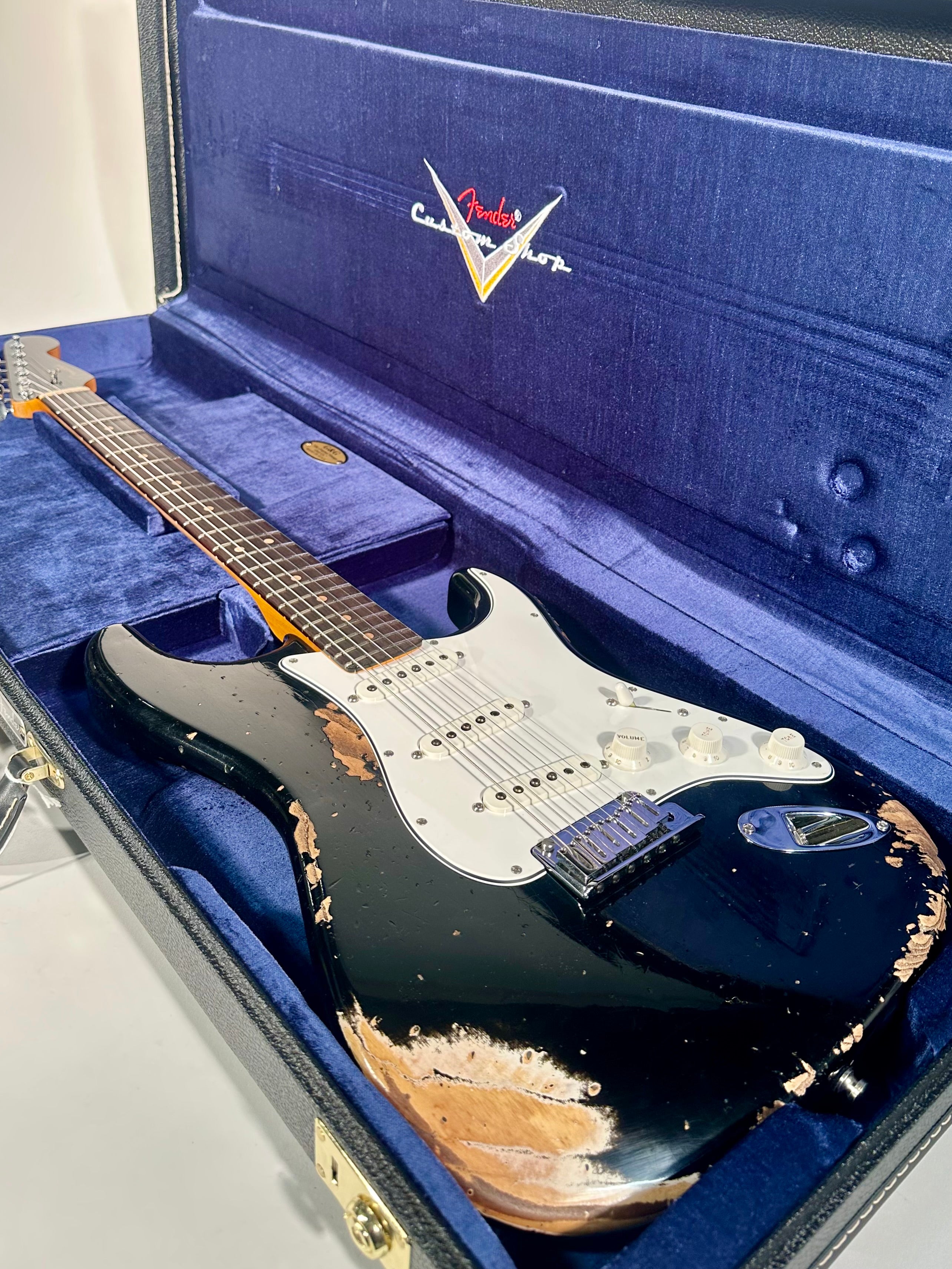 Fender Custom Shop Deluxe Stratocaster Heavy Relic, 3A Rosewood Fingerboard, Aged Black