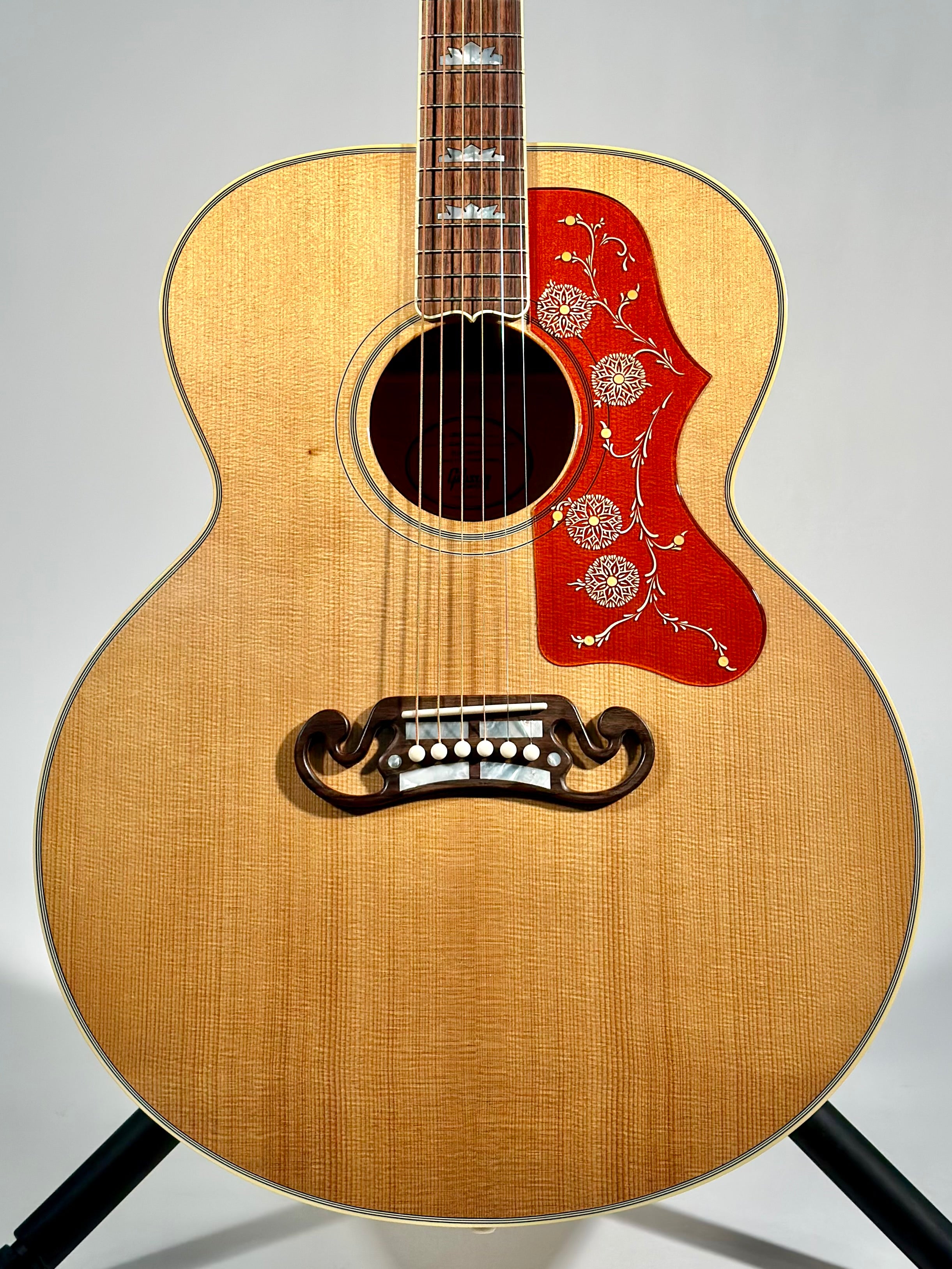 Gibson 1957 SJ-200, Antique Natural (Finish Flaw)