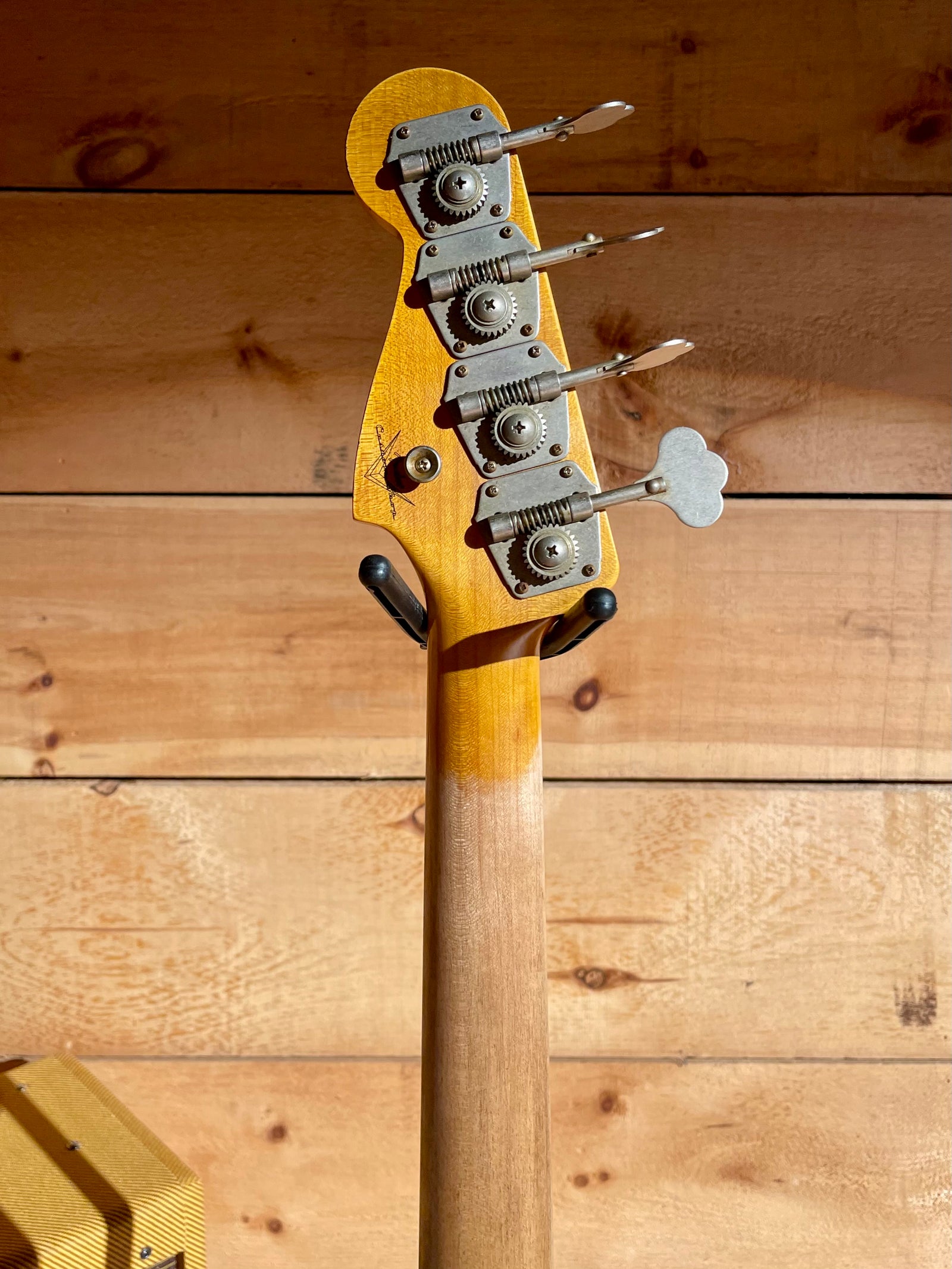 Fender Custom Shop 1960 Precision Bass Relic,  Rosewood Fingerboard, Super Faded Aged Olympic White