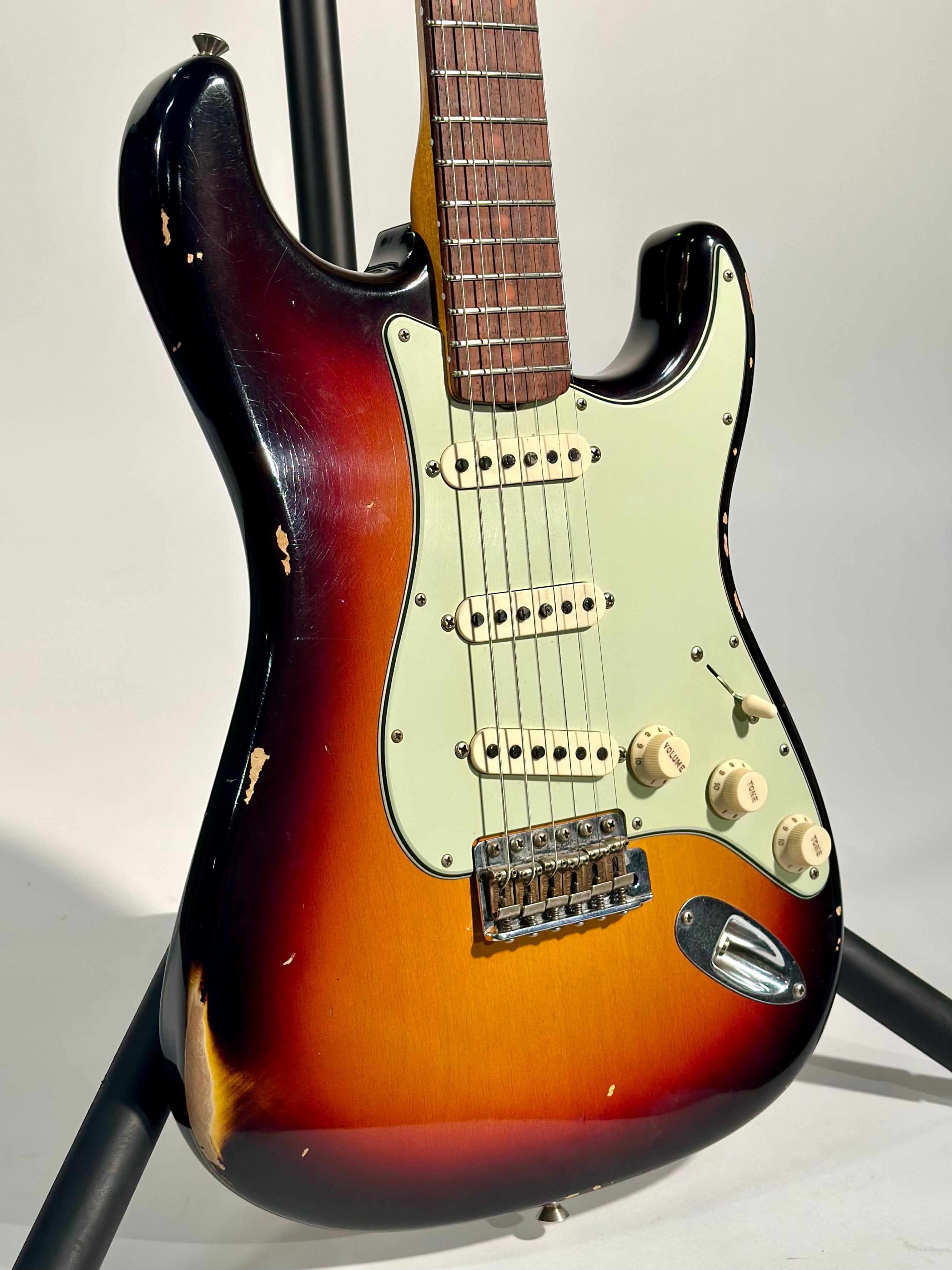 Fender Custom Shop Willcutt "The 63" Stratocaster Relic, 3-Tone Sunburst (Trade In)