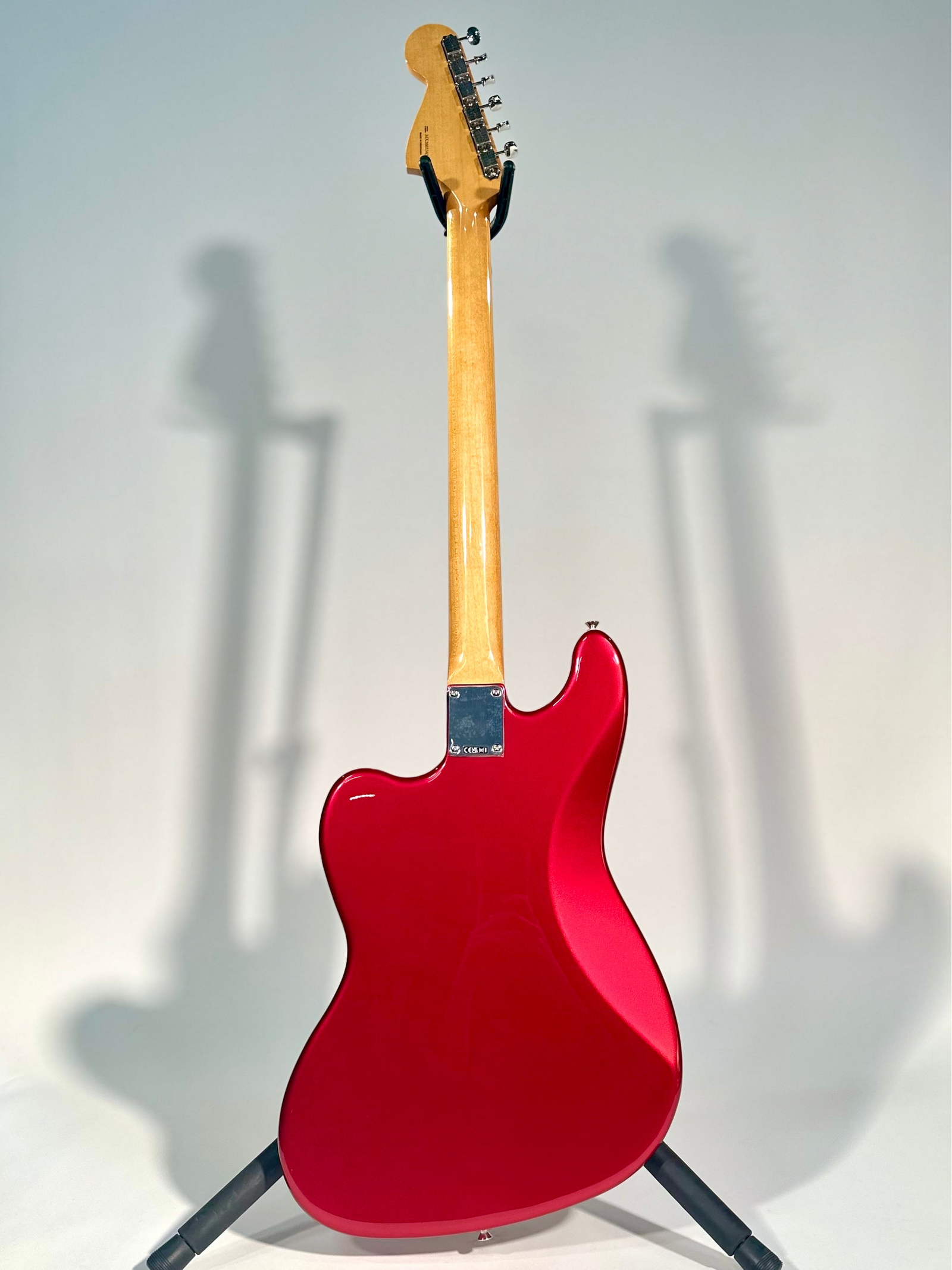 Fender Vintera III Early '60s Bass VI, Candy Apple Red