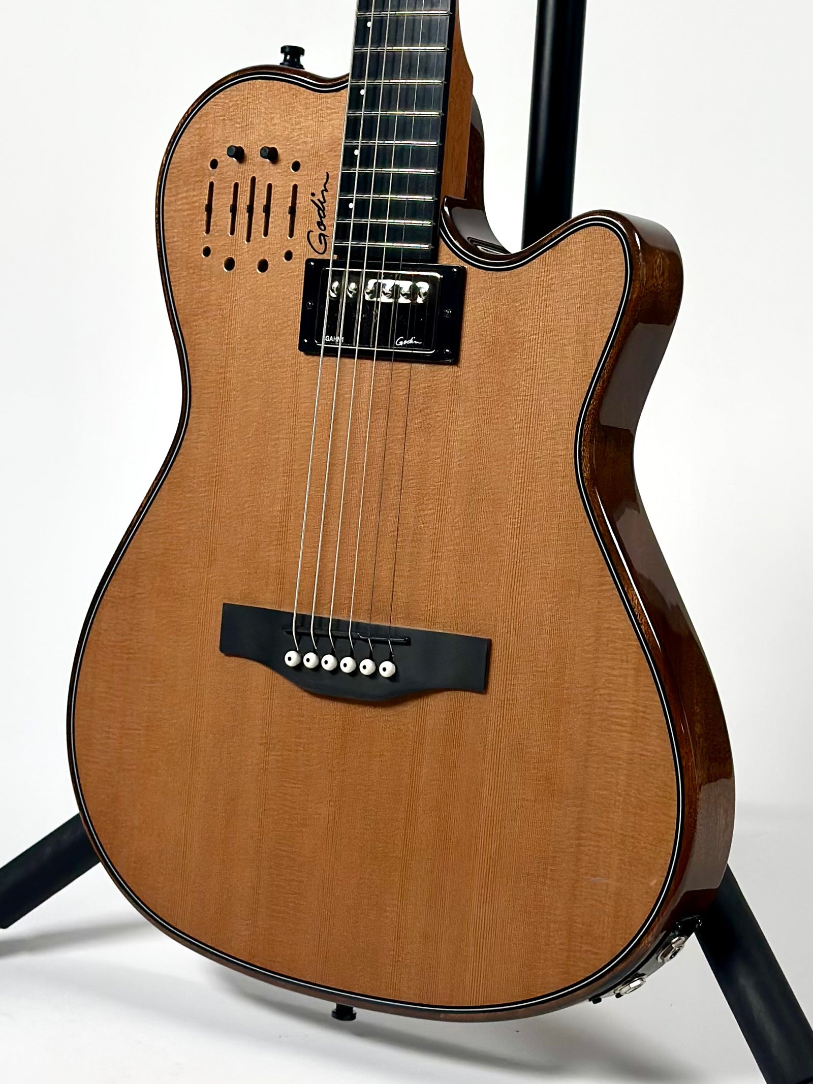 Godin A6 Ultra Deluxe, Natural