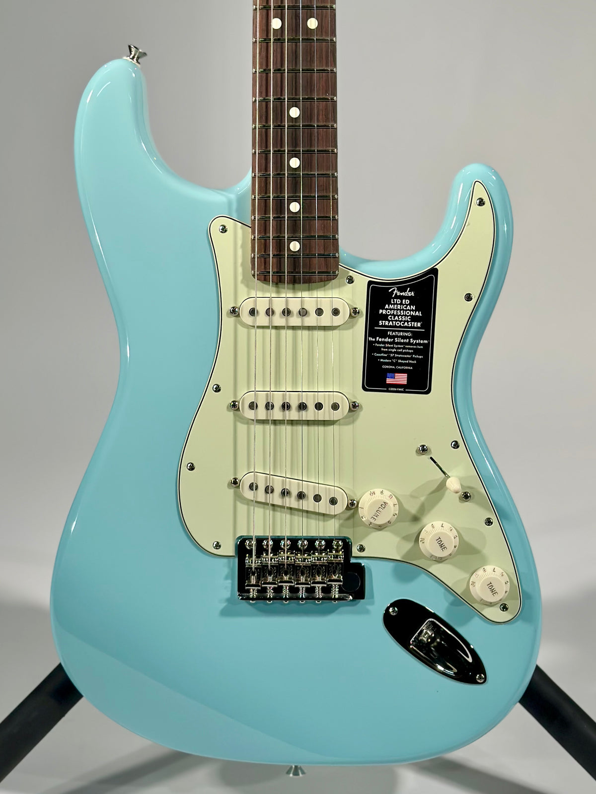 Fender Limited Edition American Professional Classic Silent System Stratocaster, Daphne Blue
