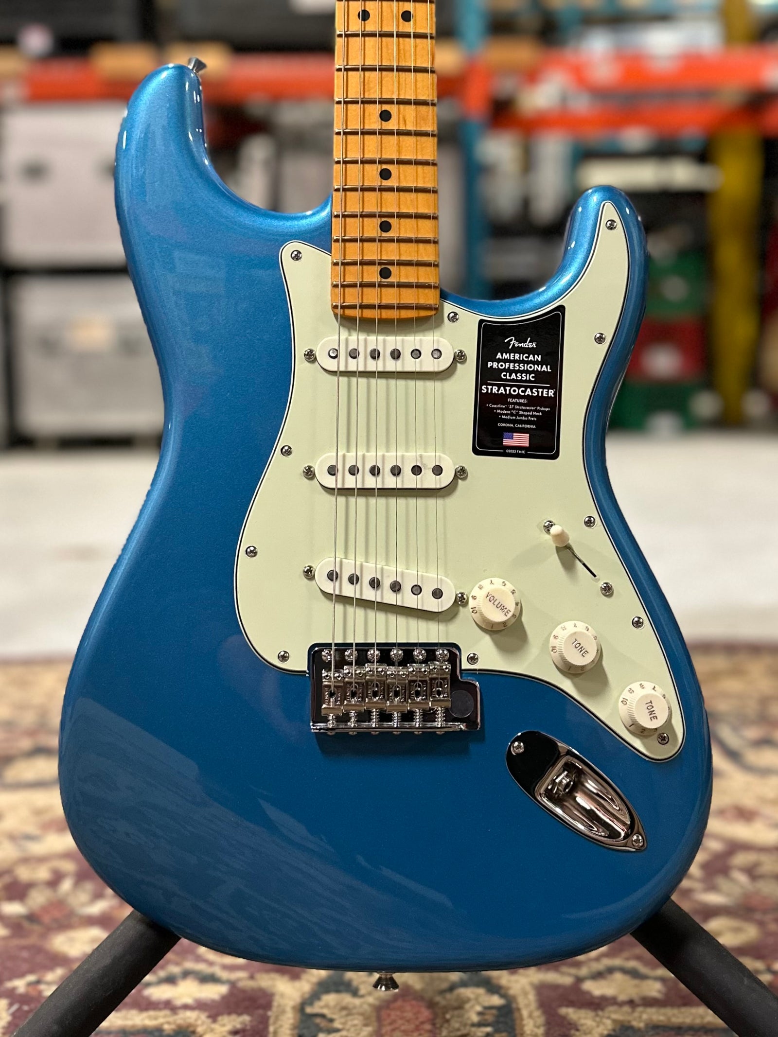 Fender American Professional Classic Stratocaster, Faded Lake Placid Blue