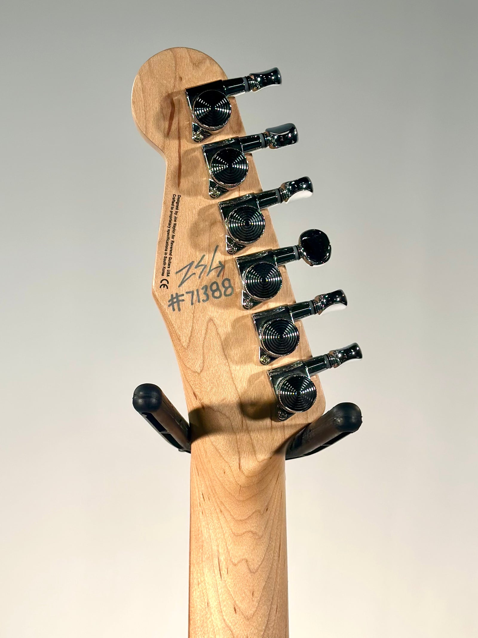 Reverend Charger 290, Citrus Cream