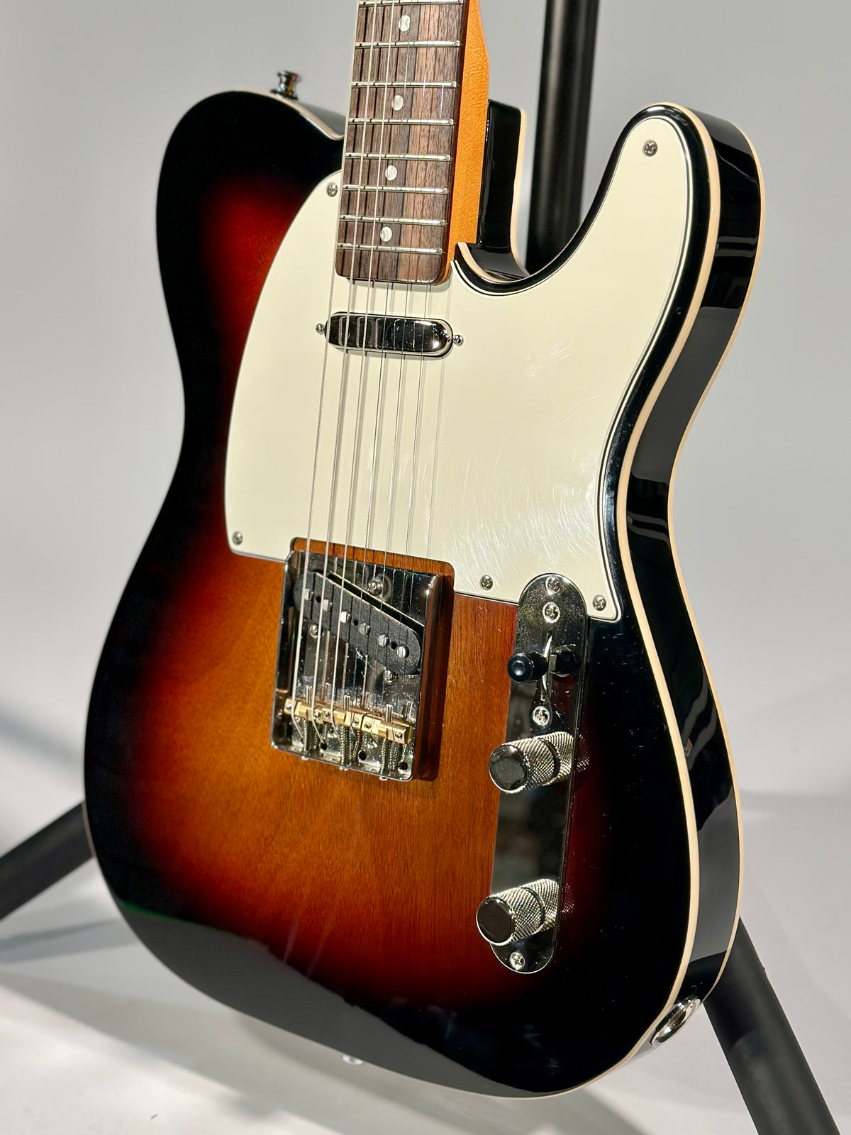 Squier  Classic Vibe '60s Telecaster, 3-Color Sunburst (Trade In)
