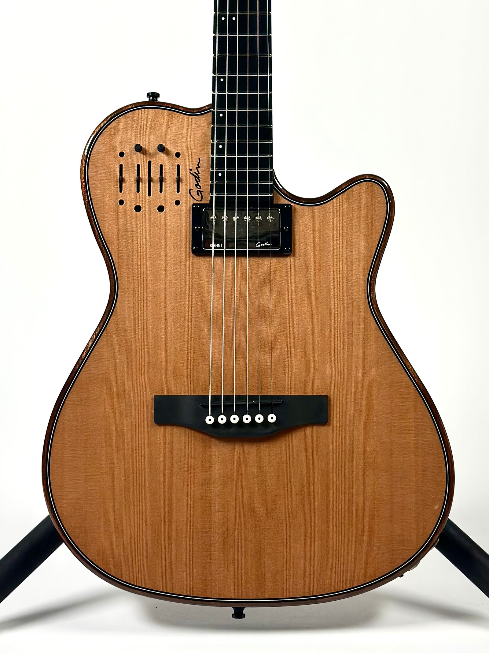 Godin A6 Ultra Deluxe, Natural