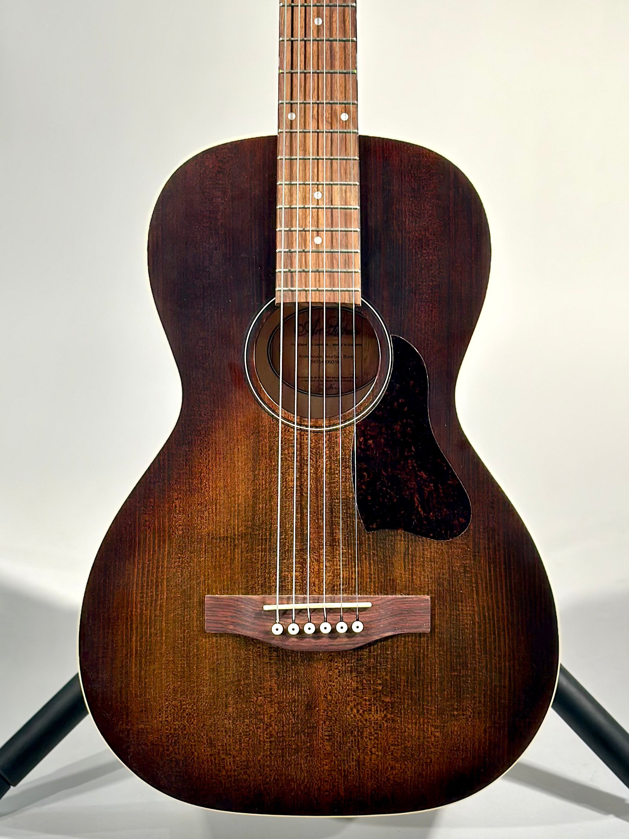 Art & Lutherie Roadhouse Parlor (Trade In)