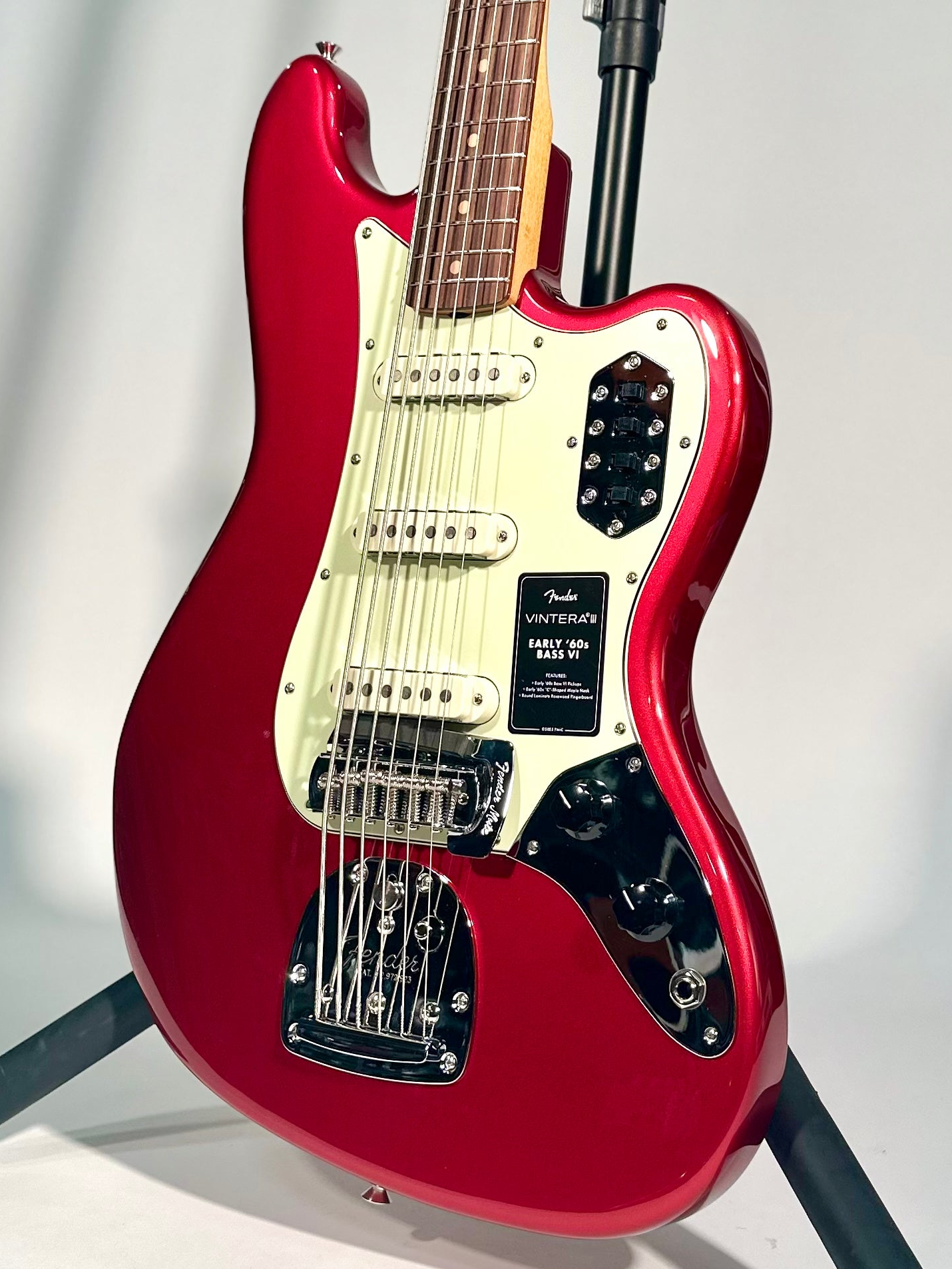Fender Vintera III Early '60s Bass VI, Candy Apple Red