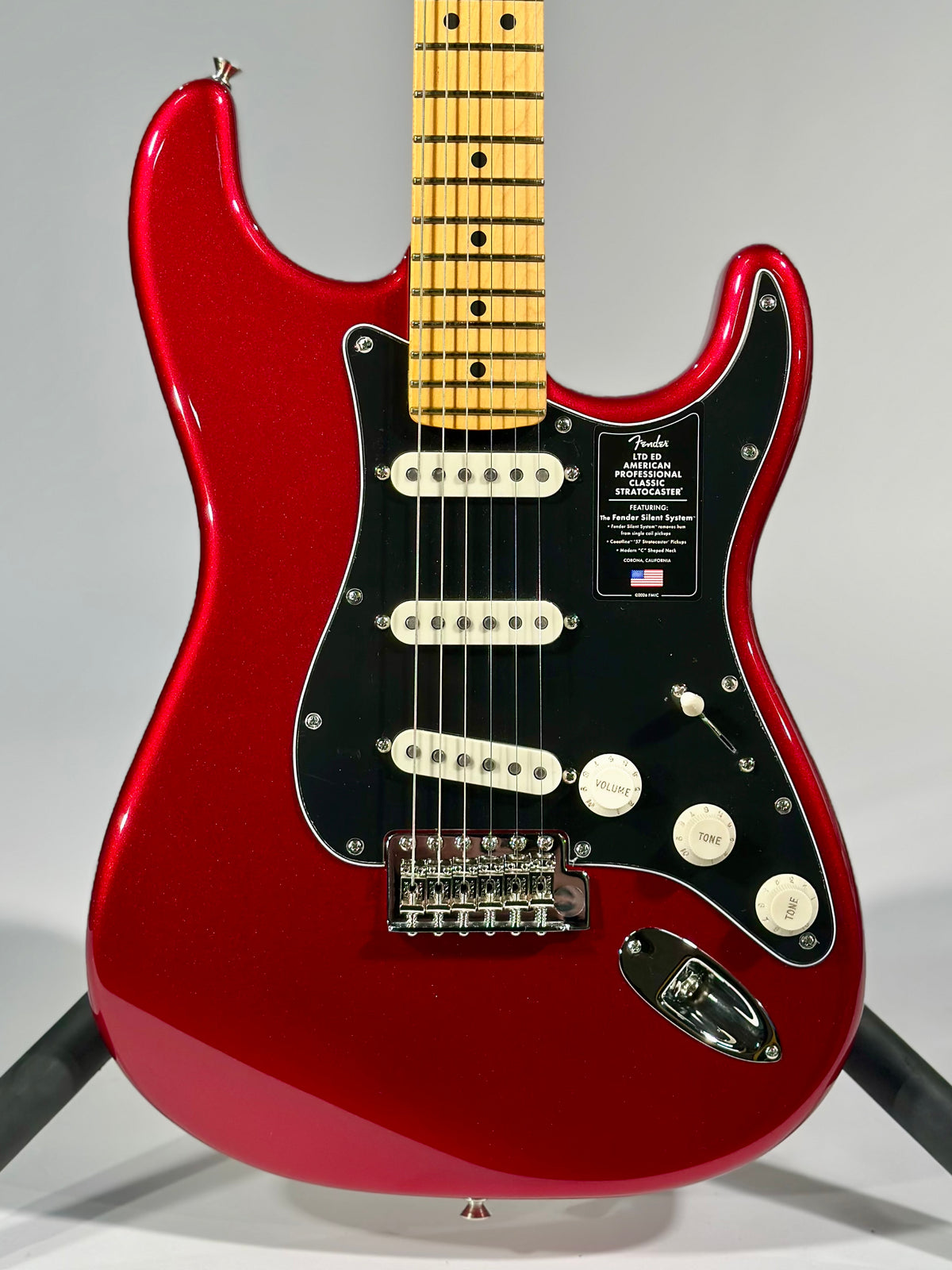 Fender Limited Edition American Professional Classic Silent System Stratocaster, Candy Apple Red