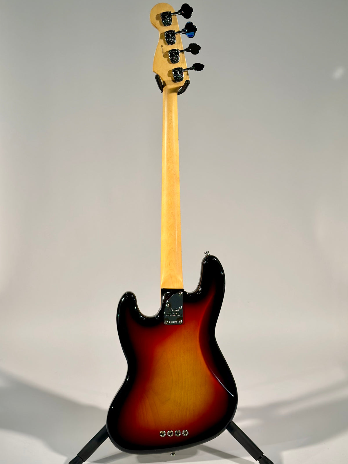 Fender American Professional Jazz Bass, 3-Color Sunburst