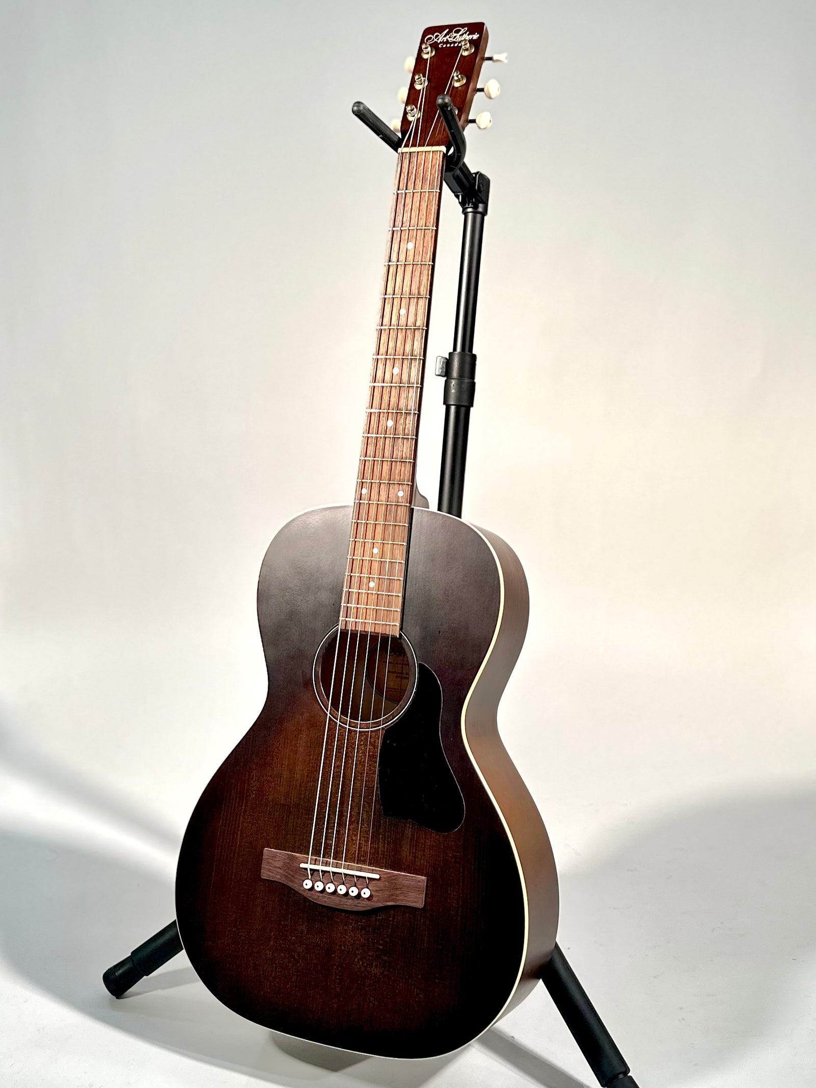 Art & Lutherie Roadhouse Parlor (Trade In)