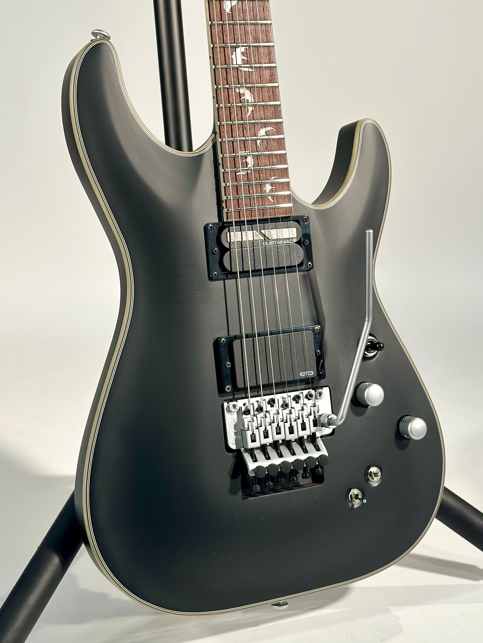 Schecter Damien Platinum-6, Floyd Rose, Sustainiac, Satin Black (Finish Flaw)