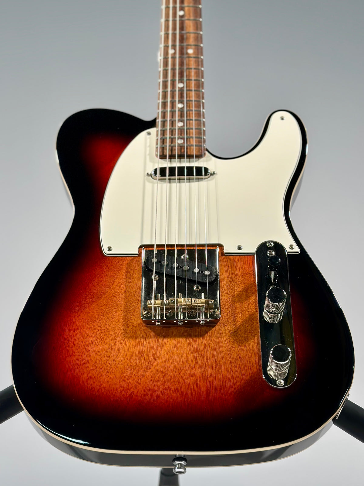 Squier  Classic Vibe '60s Telecaster, 3-Color Sunburst (Trade In)