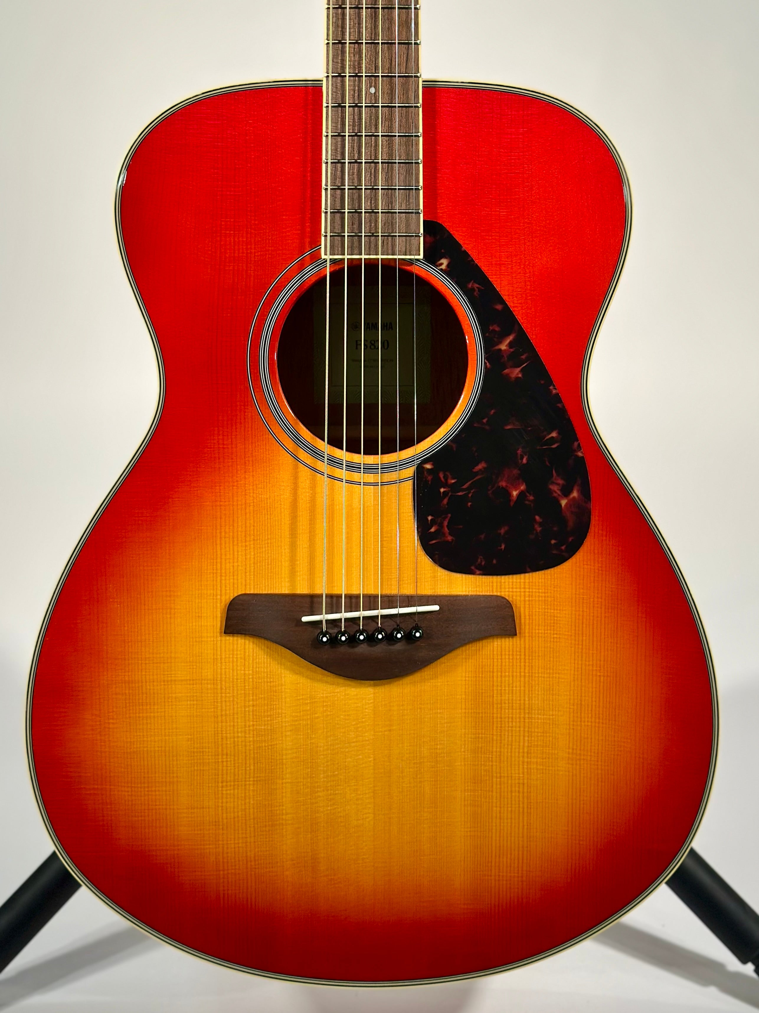 Yamaha FS-820, Autumn Burst with Hardshell Case (Trade in)