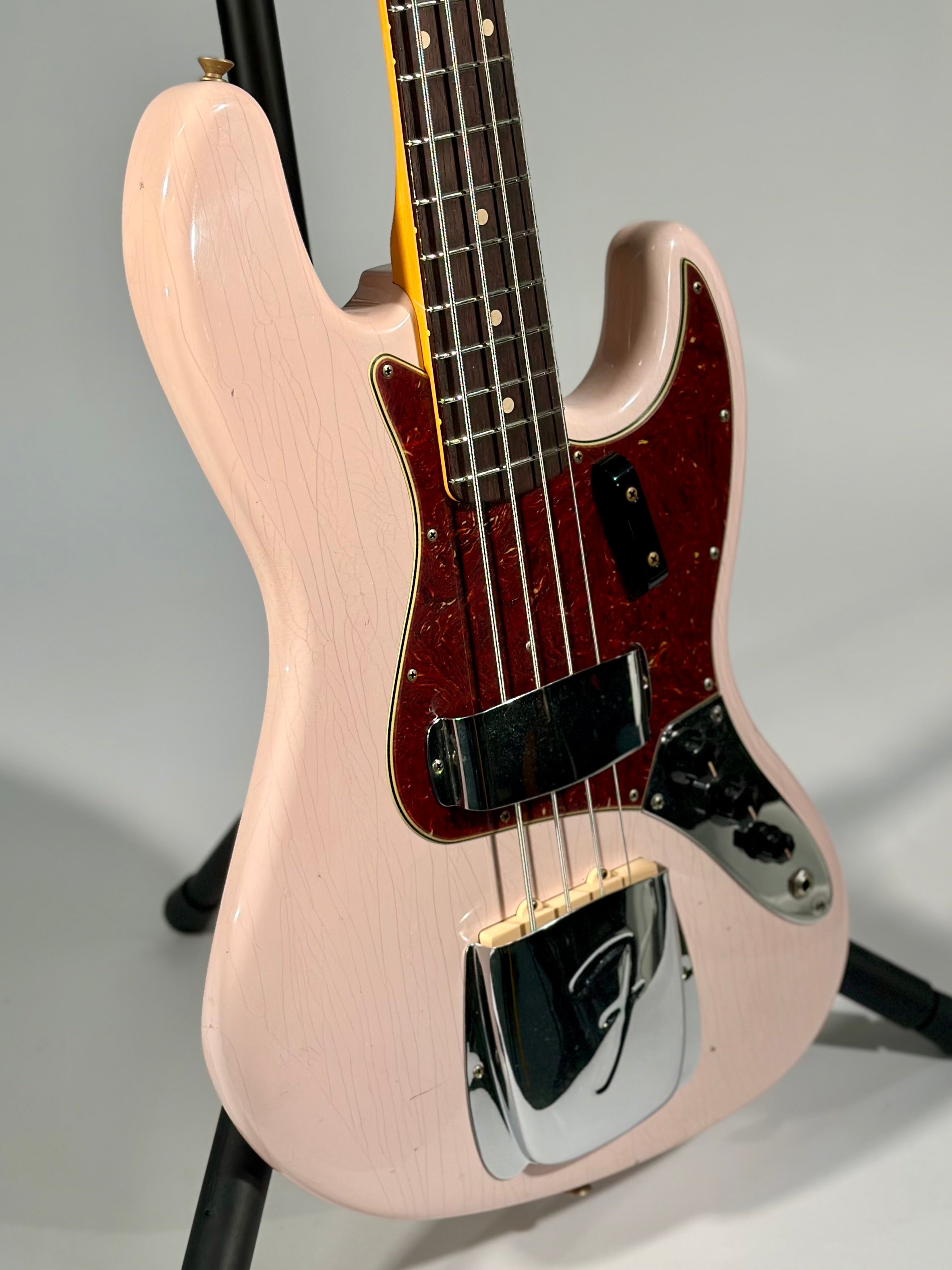 Fender Custom Shop 1964 Jazz Bass Journeyman Relic, Flash Pink/Olympic White