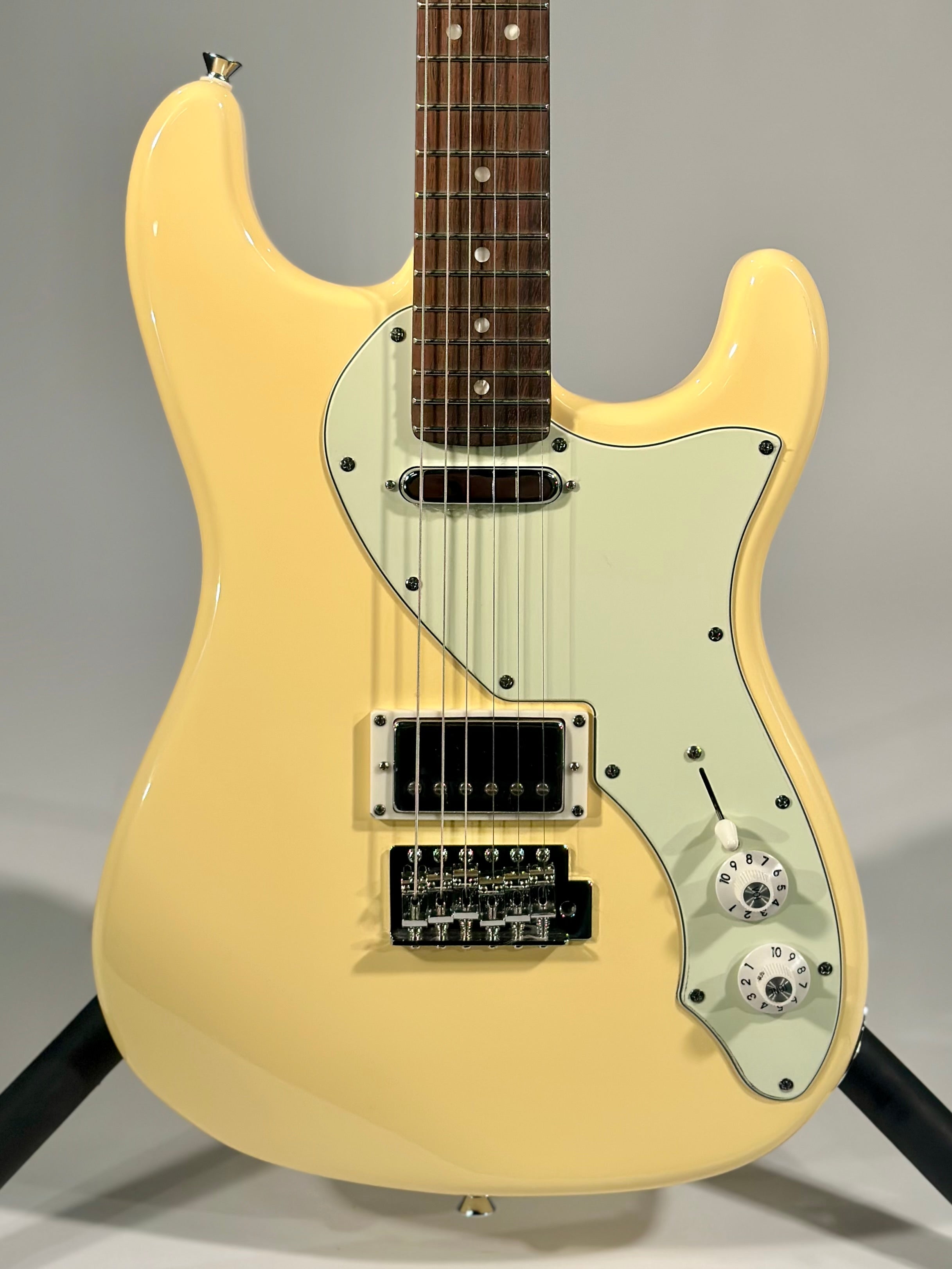 Squier Paranormal Stratocaster Deluxe, Vintage White