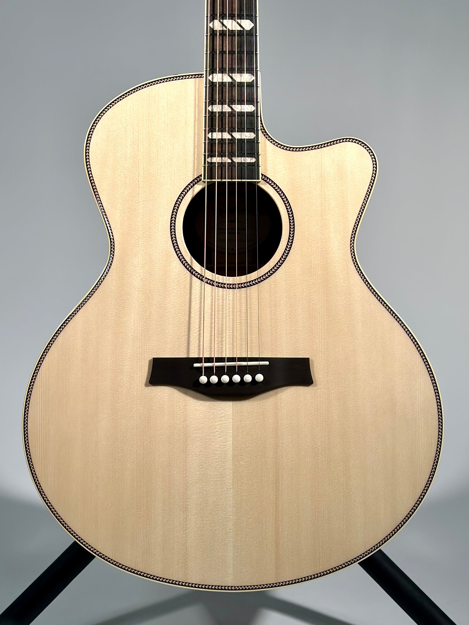 Godin Connaisseur MJ, Natural Rosewood