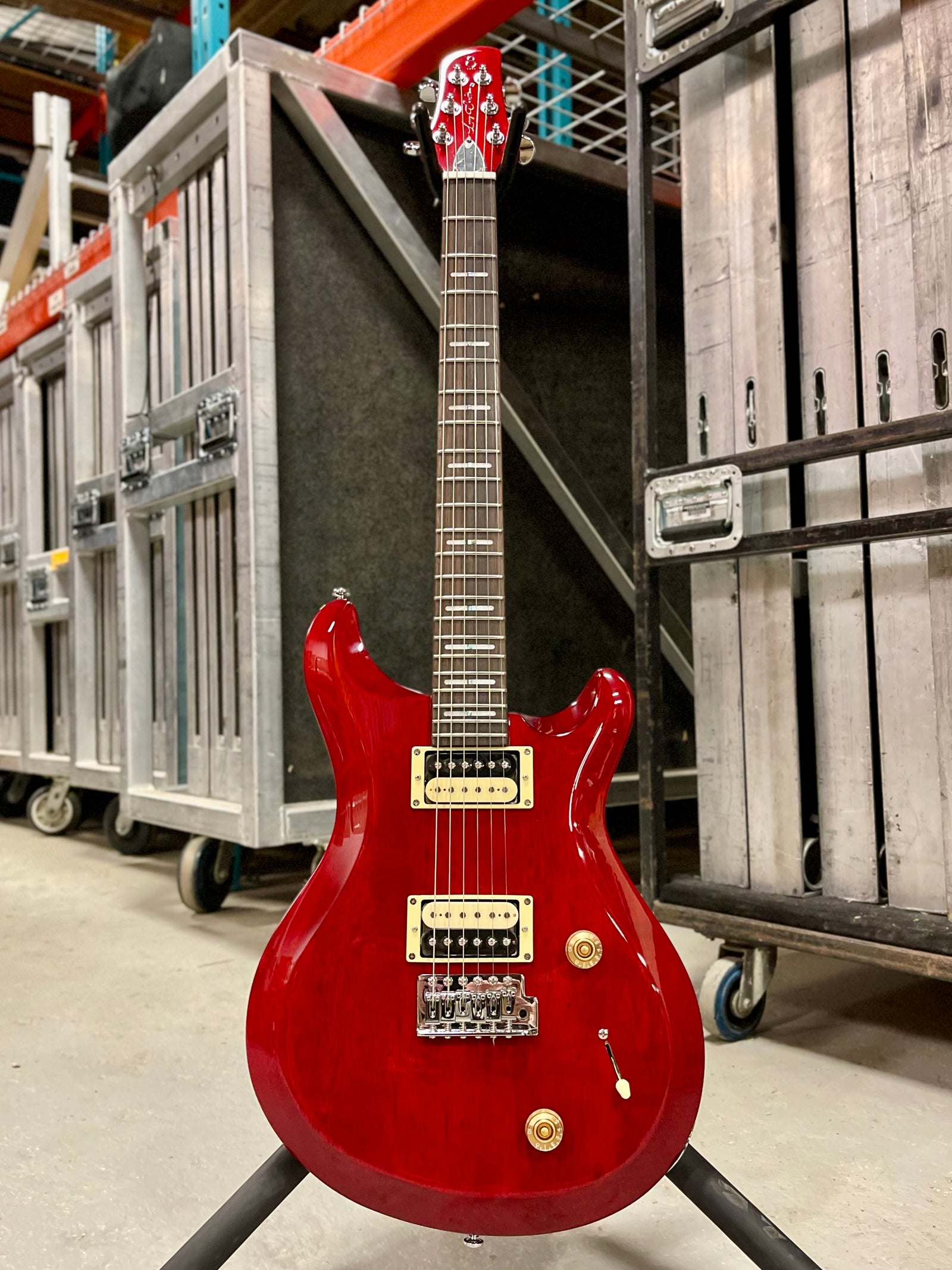 Larry Carlton Q3, Vintage Cherry