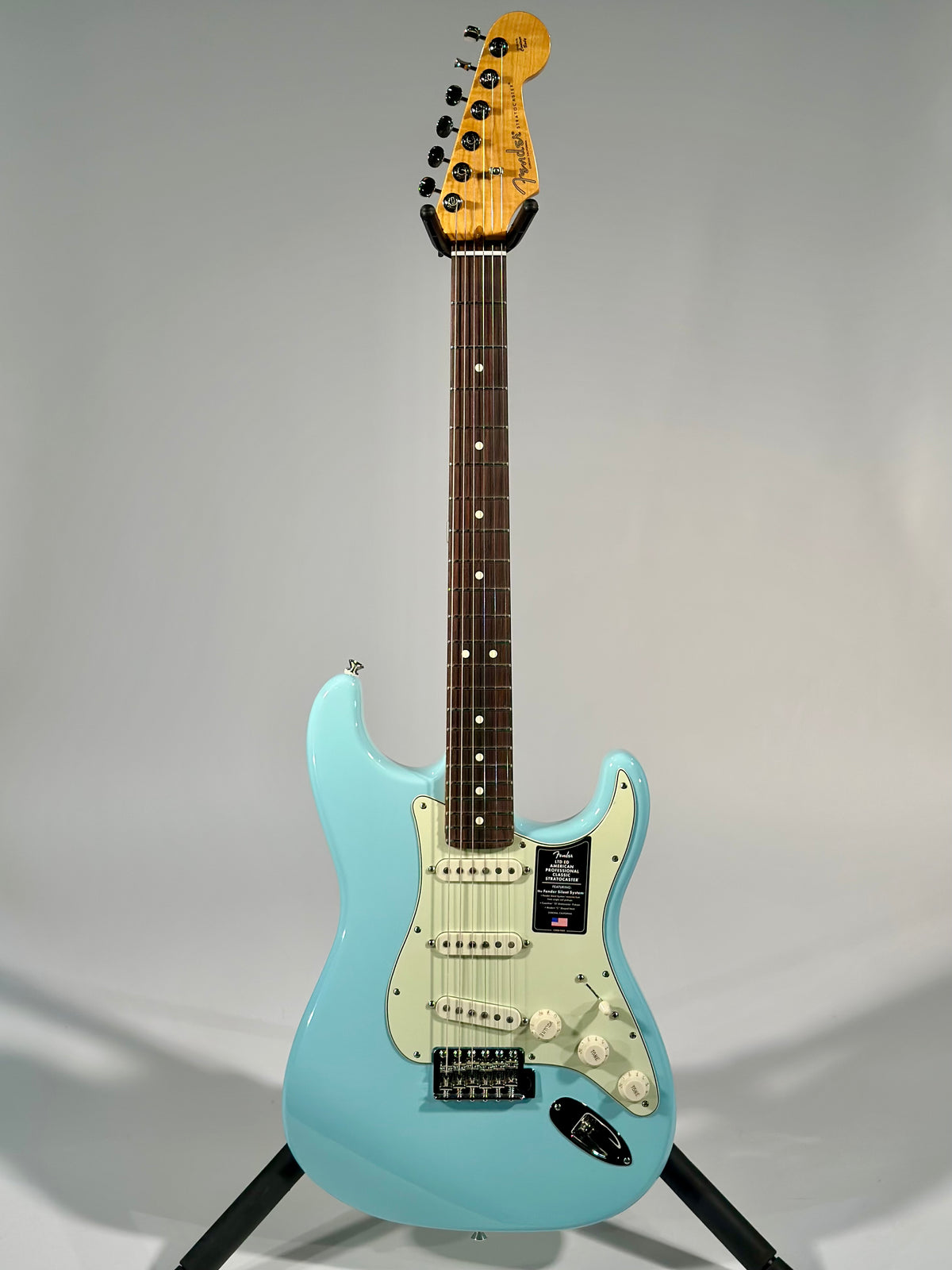 Fender Limited Edition American Professional Classic Silent System Stratocaster, Daphne Blue