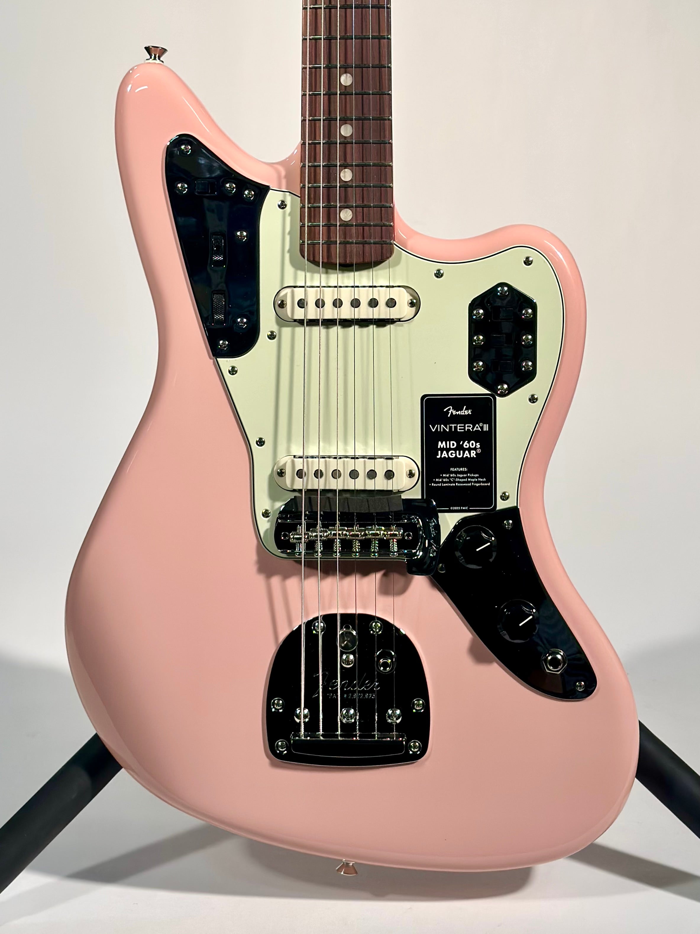 Fender Vintera III Mid '60s Jaguar, Shell Pink