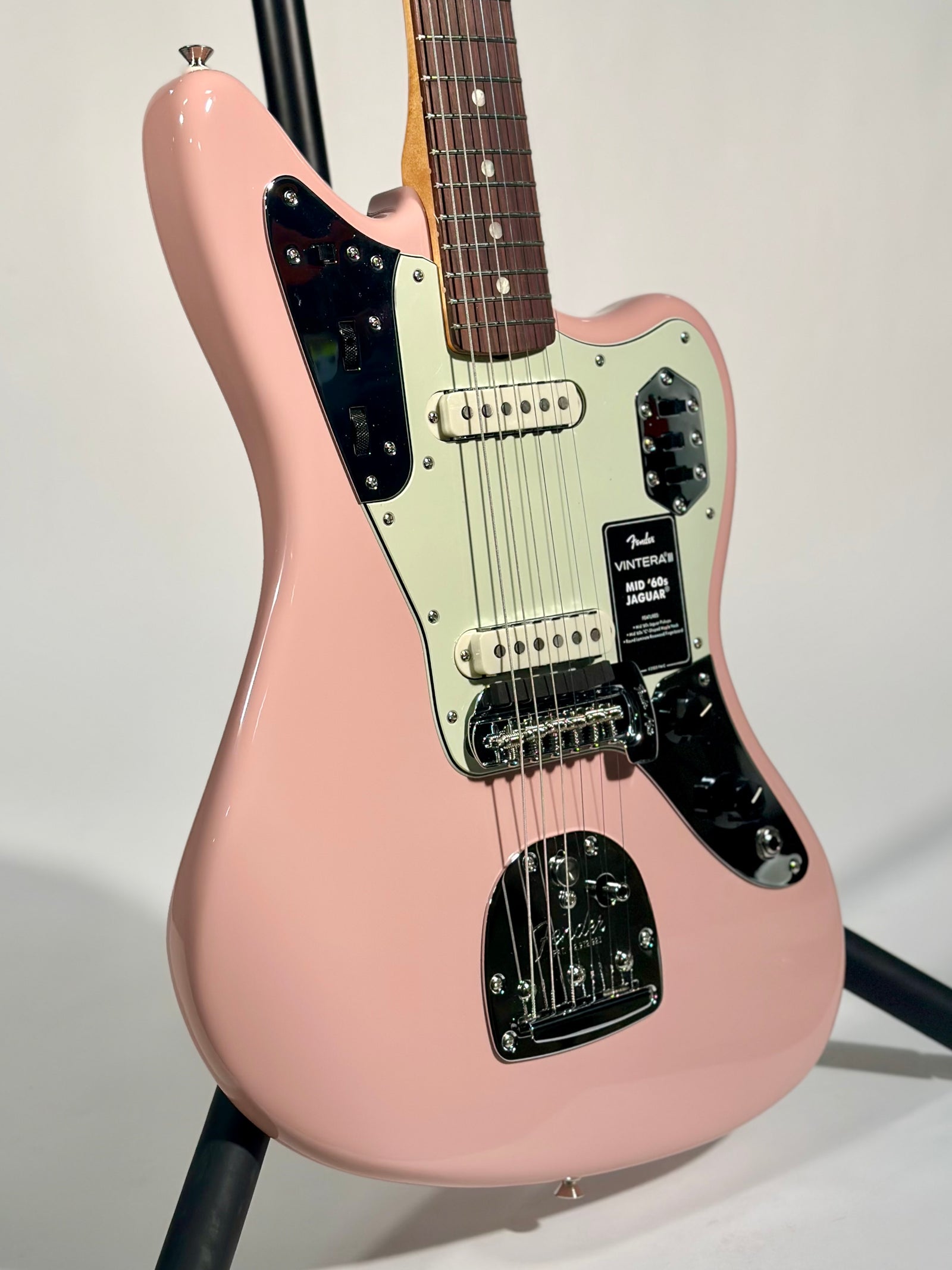 Fender Vintera III Mid '60s Jaguar, Shell Pink