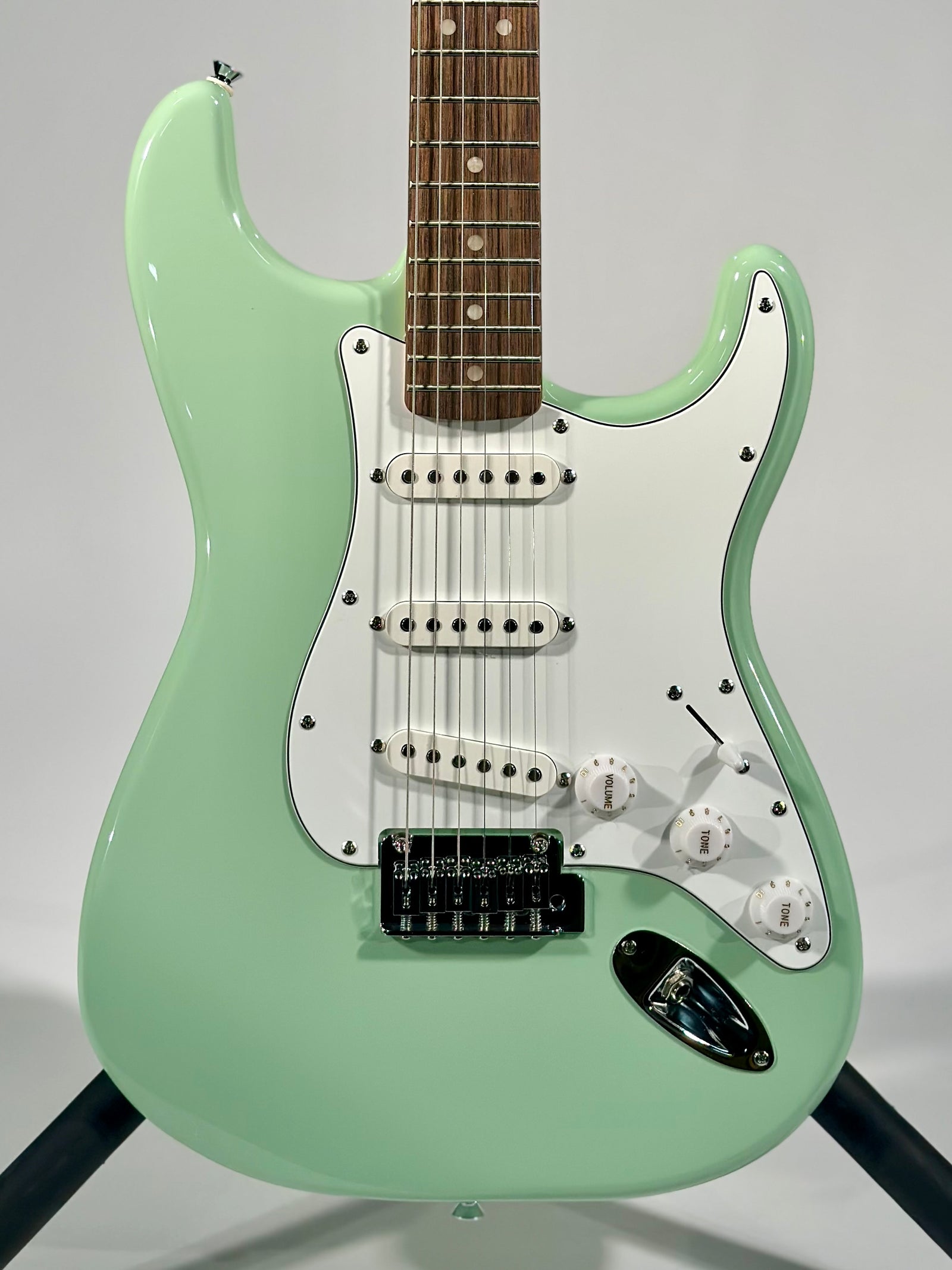 Squier FSR Affinity Series Stratocaster, Surf Green