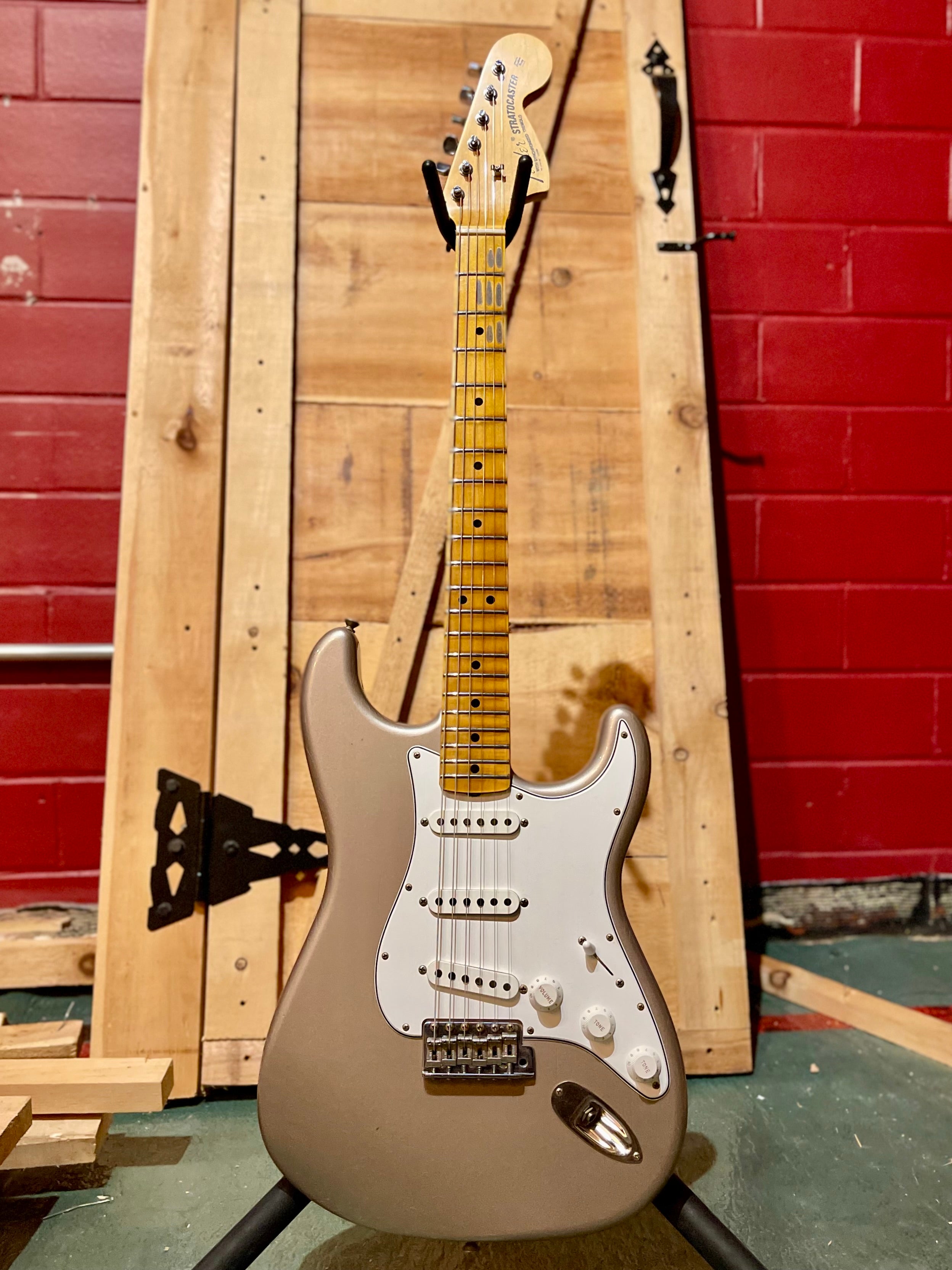 Fender Custom Shop 1969 Stratocaster Journeyman Relic, Maple Fingerboard, Faded Shoreline Gold
