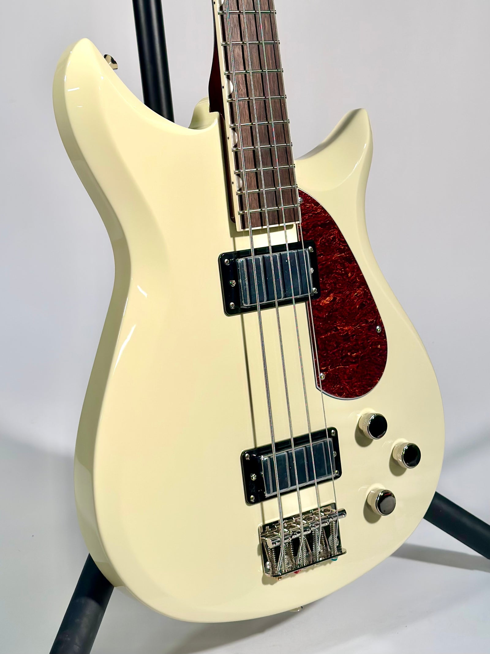 Gretsch Electromatic CVT Bass Double-Cut, Vintage White