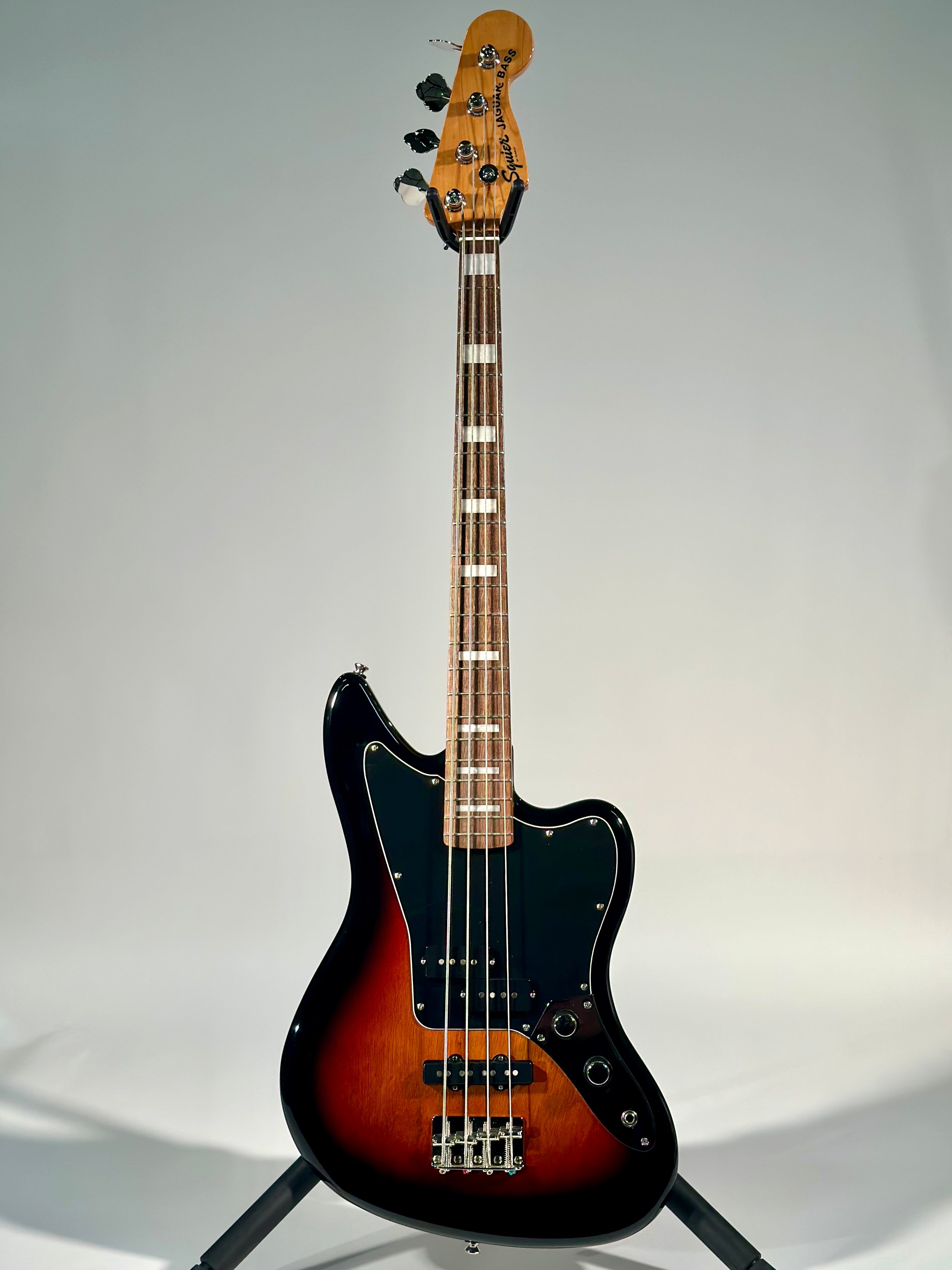 Squier Classic Vibe Jaguar Bass, Laurel Fingerboard, 3-Colour Sunburst (Trade In)