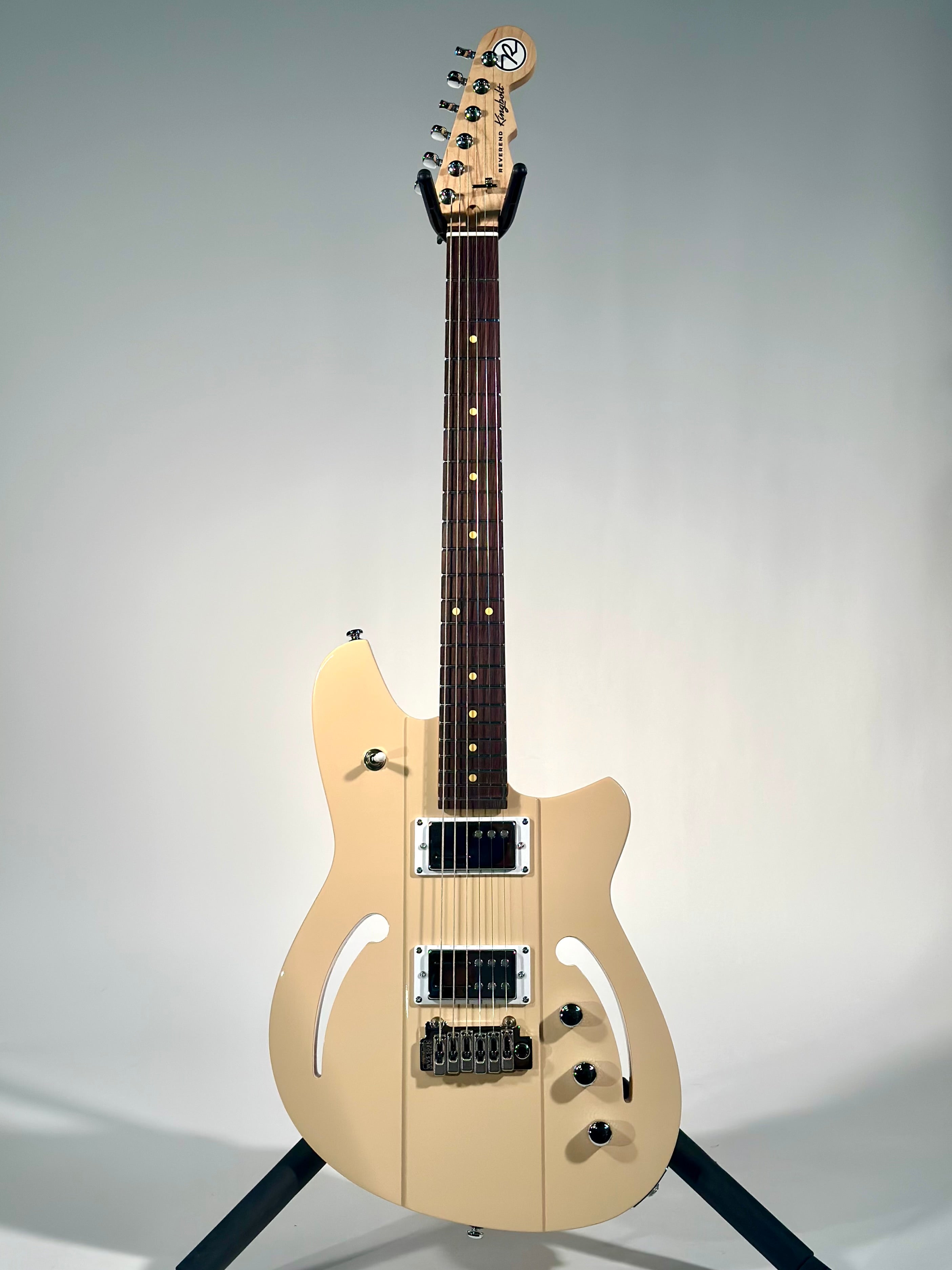Reverend Kingbolt F-Sonic, Sandstone