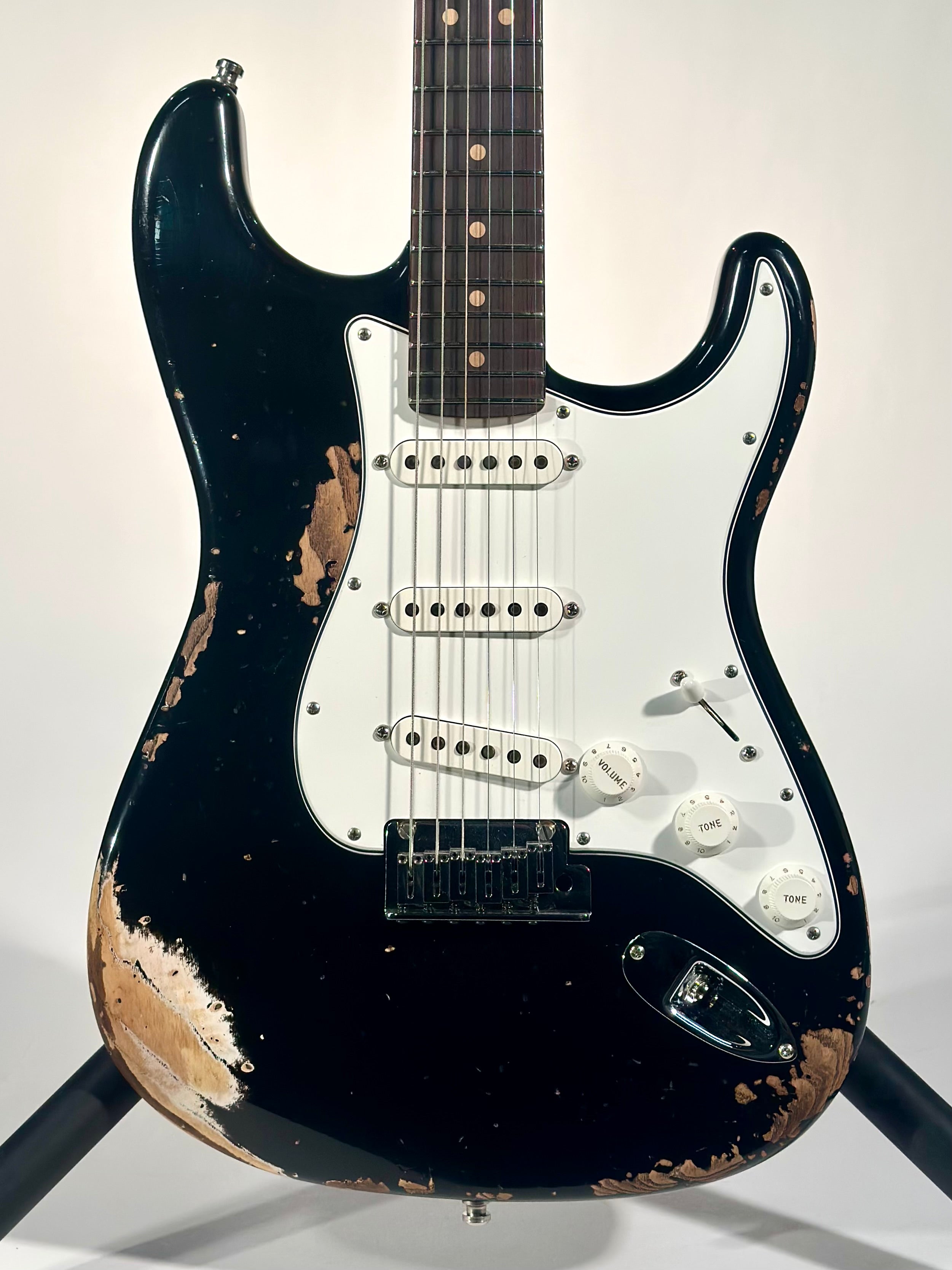 Fender Custom Shop Deluxe Stratocaster Heavy Relic, 3A Rosewood Fingerboard, Aged Black