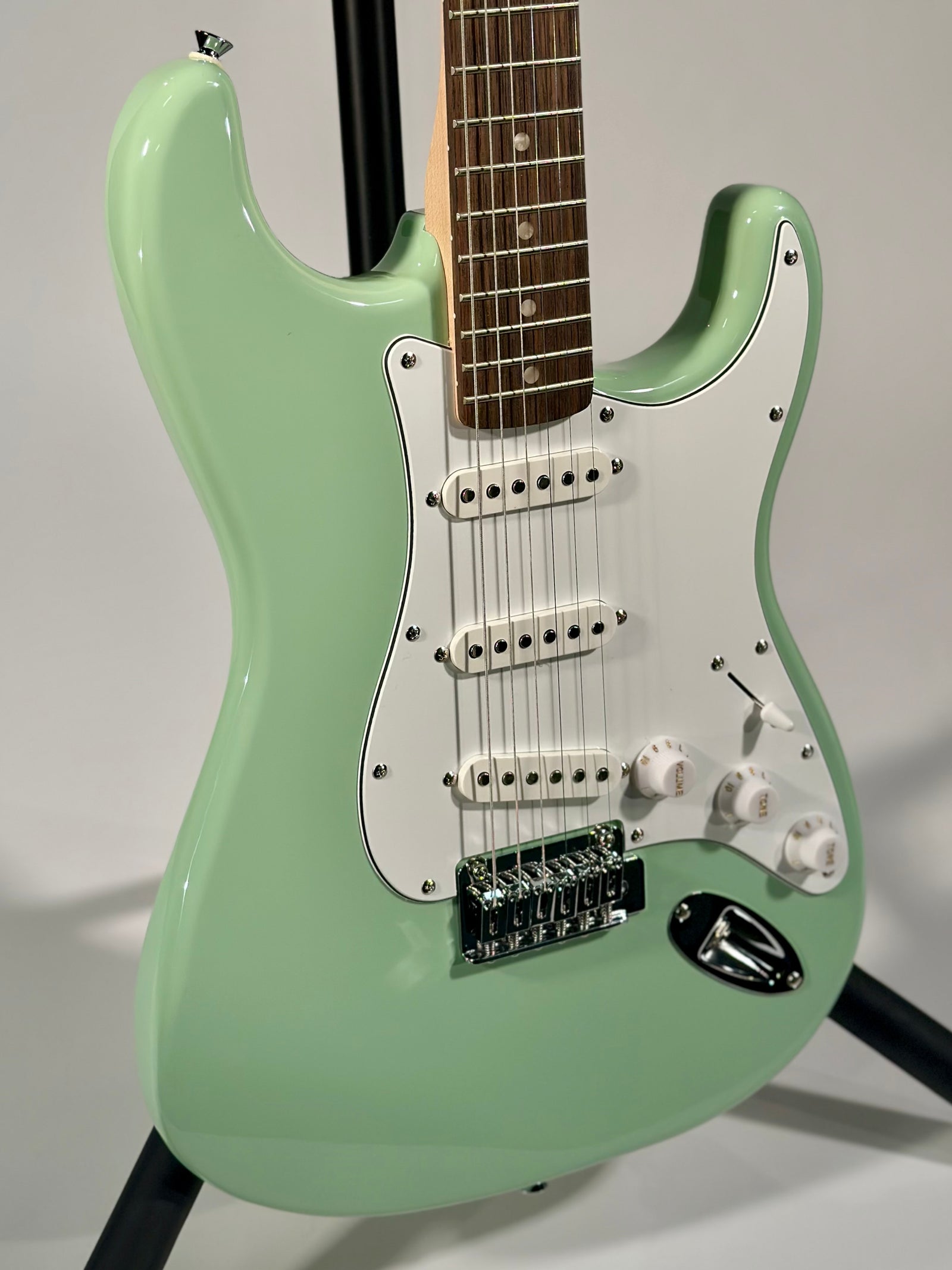 Squier FSR Affinity Series Stratocaster, Surf Green