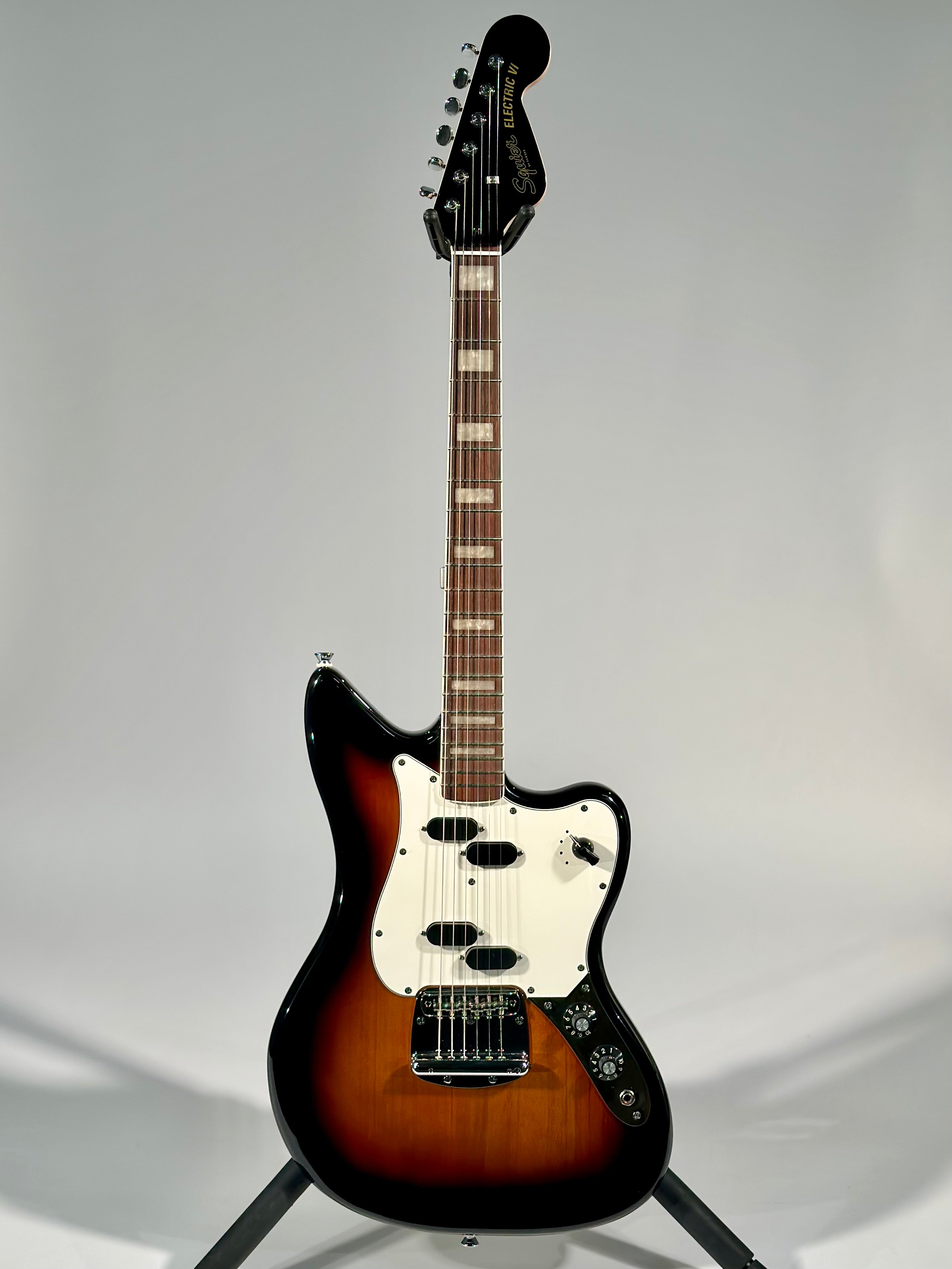 Squier Paranormal Electric VI, 3-Color Sunburst